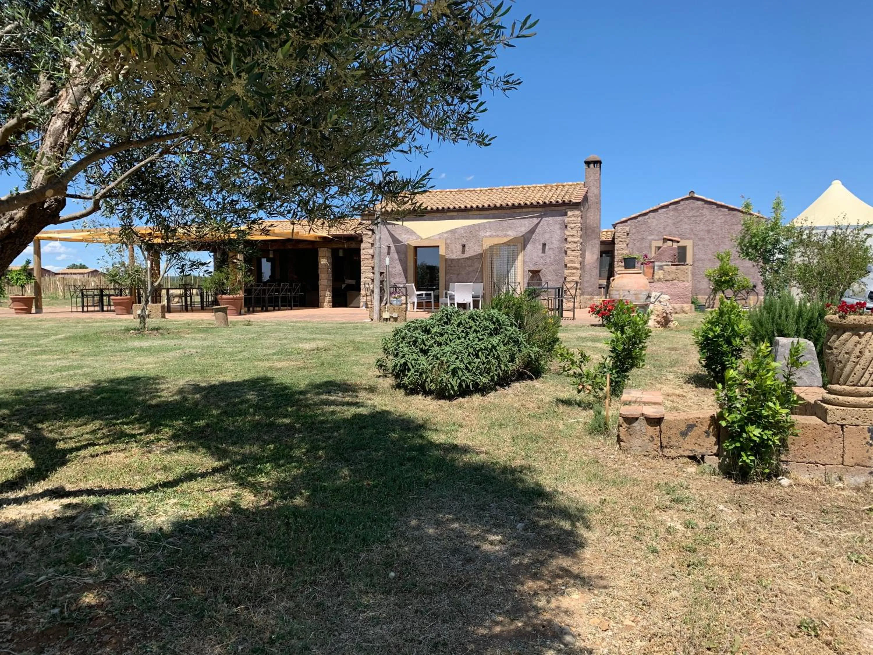 Restaurant/places to eat in Resort Fonte Vulci