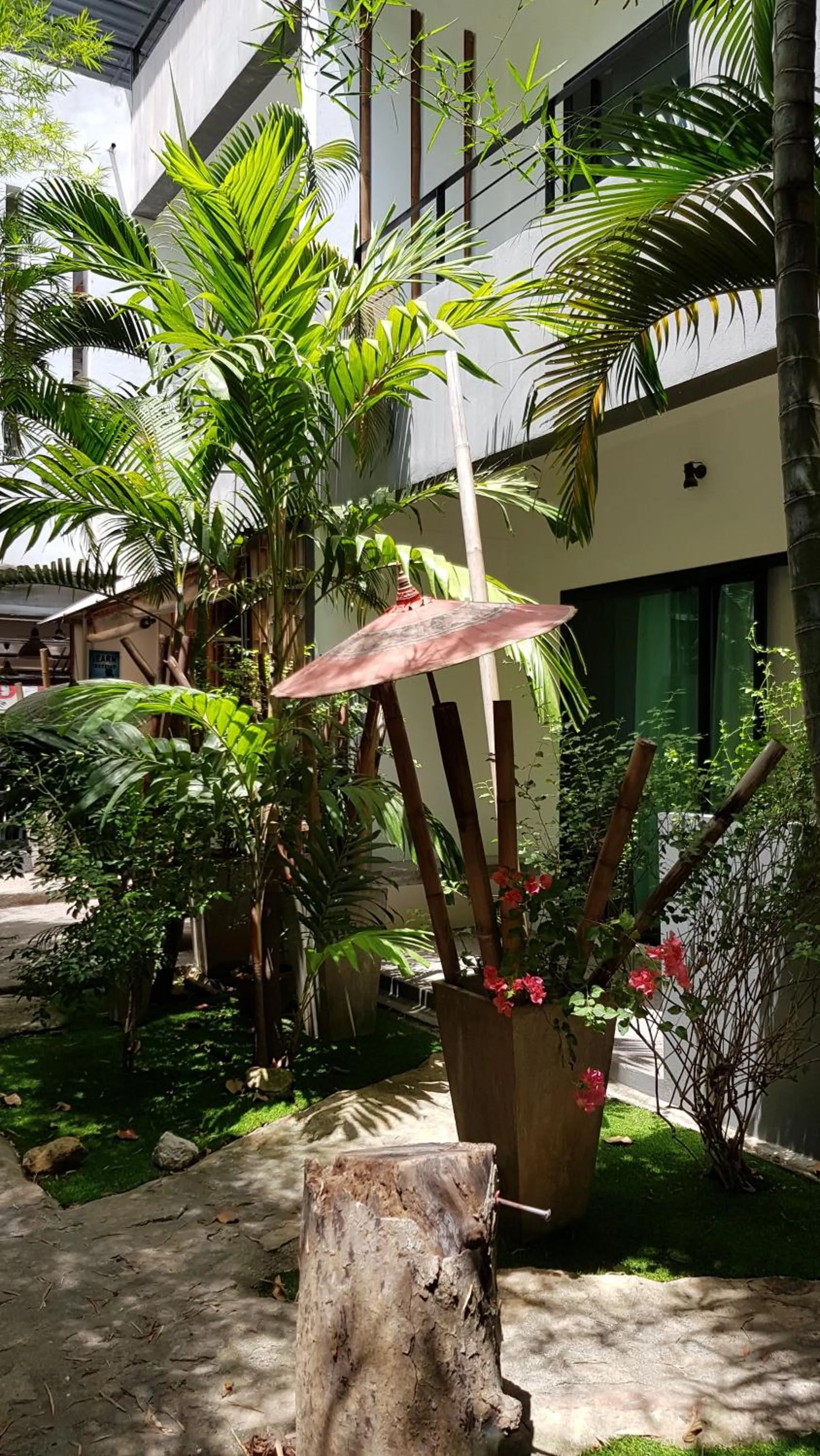 Garden in Sairee Sairee Guesthouse