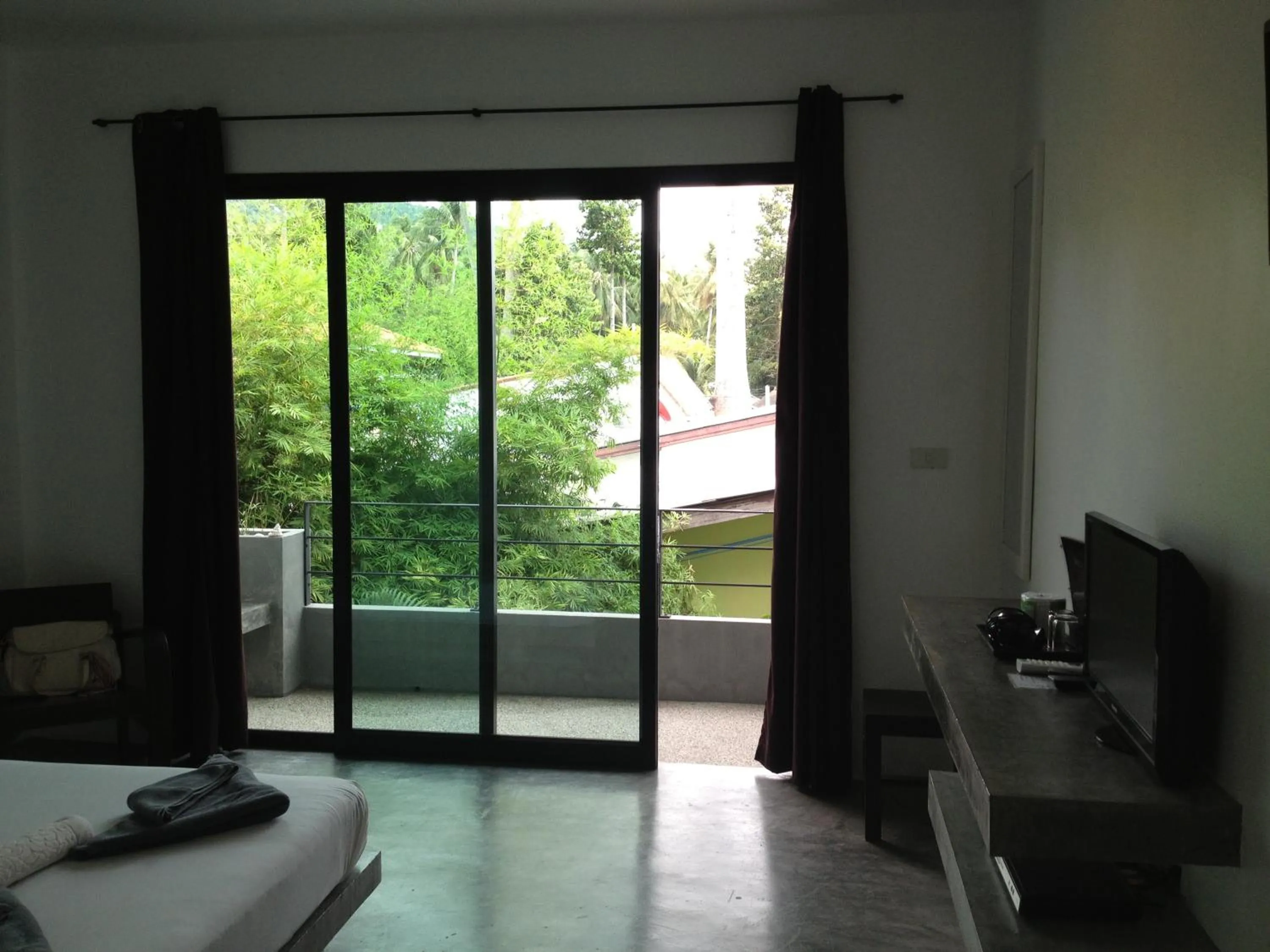 Photo of the whole room, Bed in Sairee Sairee Guesthouse