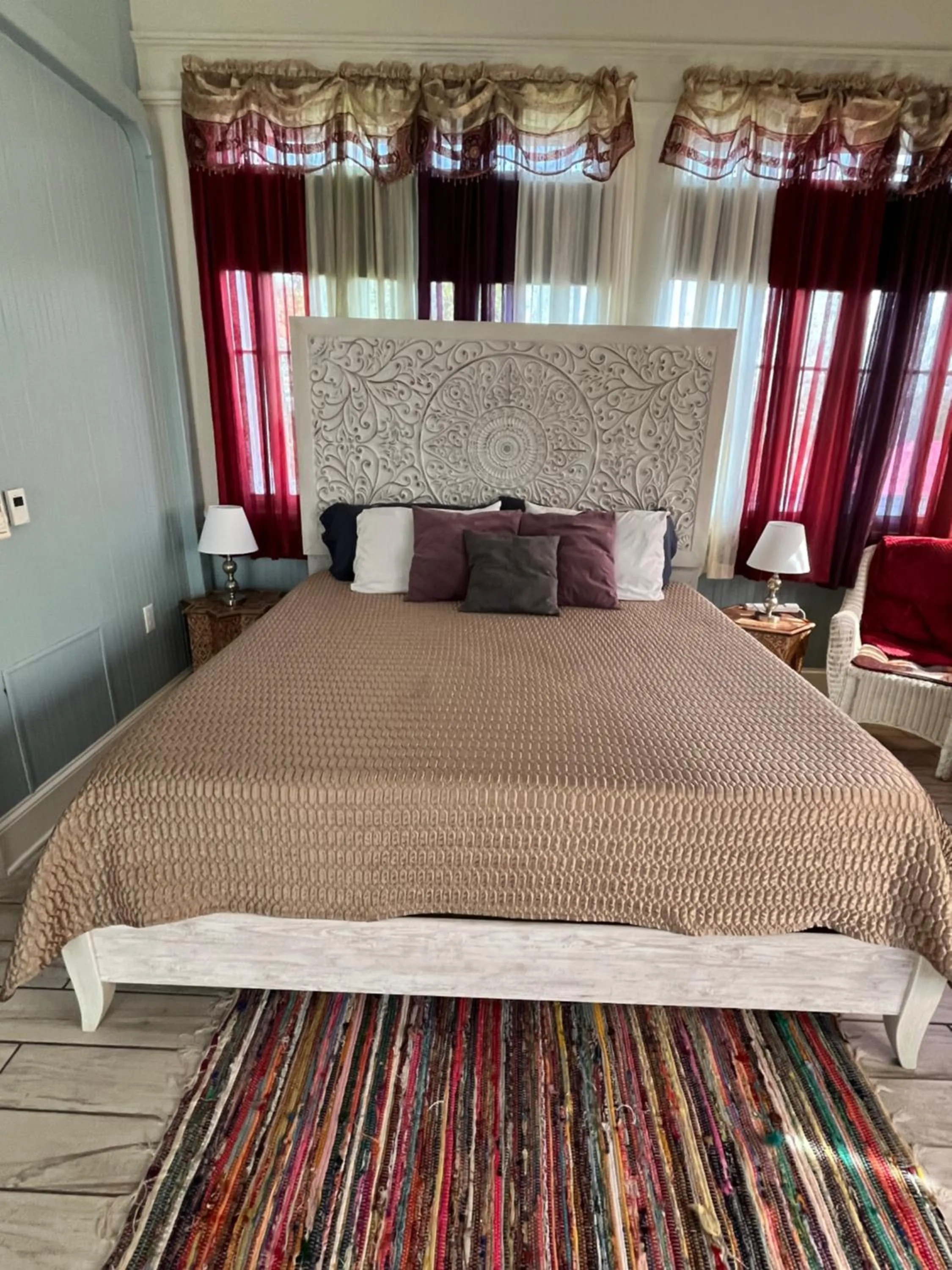 Bed in 1912 Bed and Breakfast