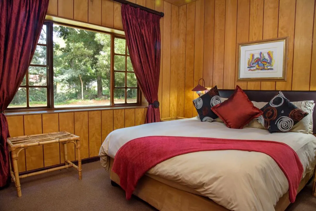 Bathroom, Bed in Kings Lodge Hotel