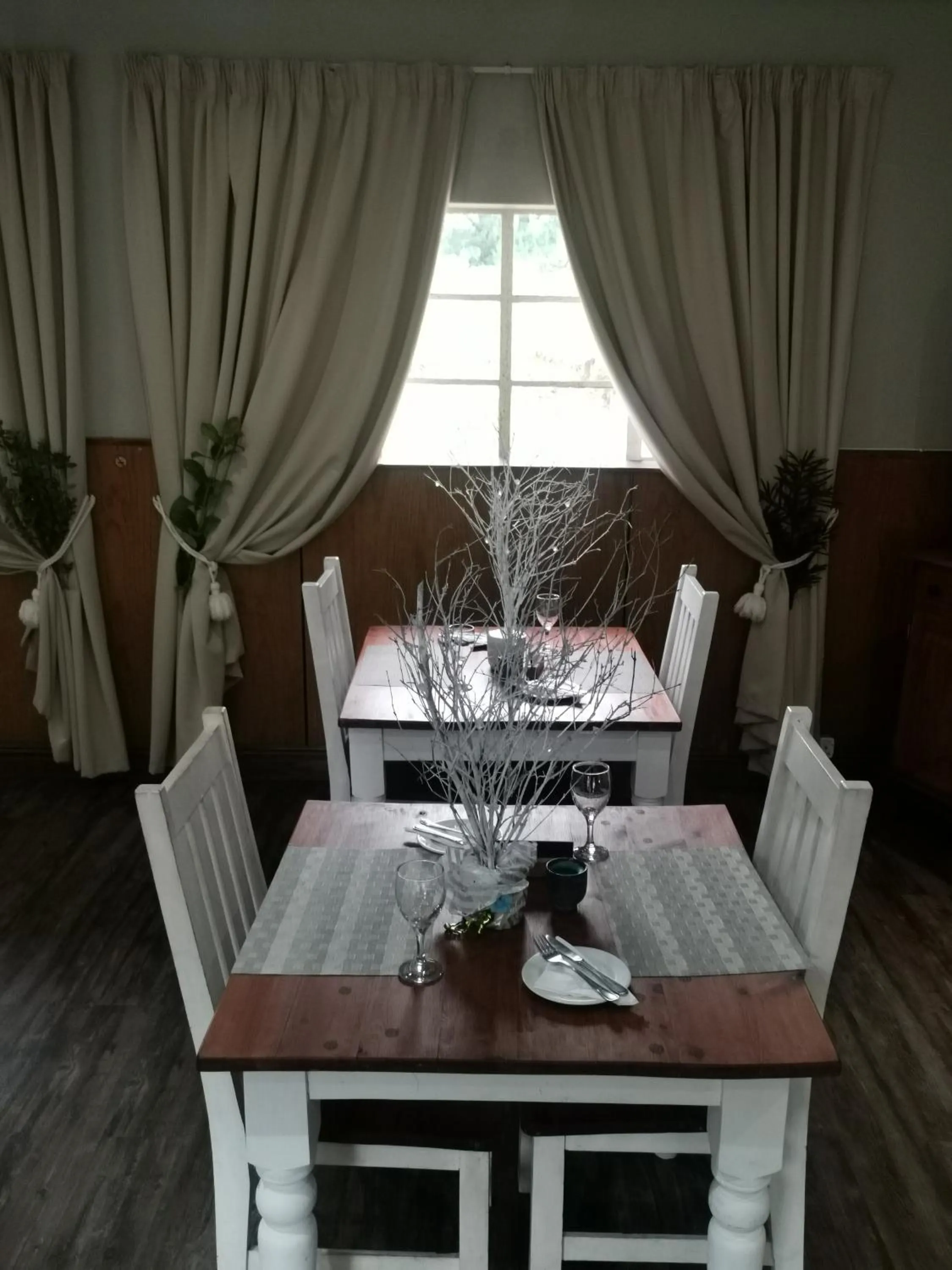 Property building in Kings Lodge Hotel