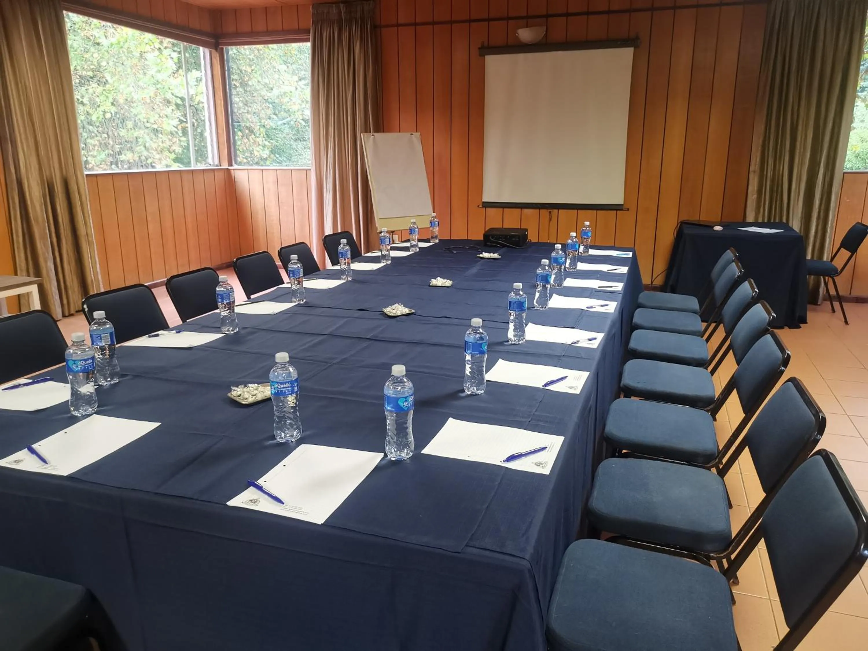 Meeting/conference room in Kings Lodge Hotel