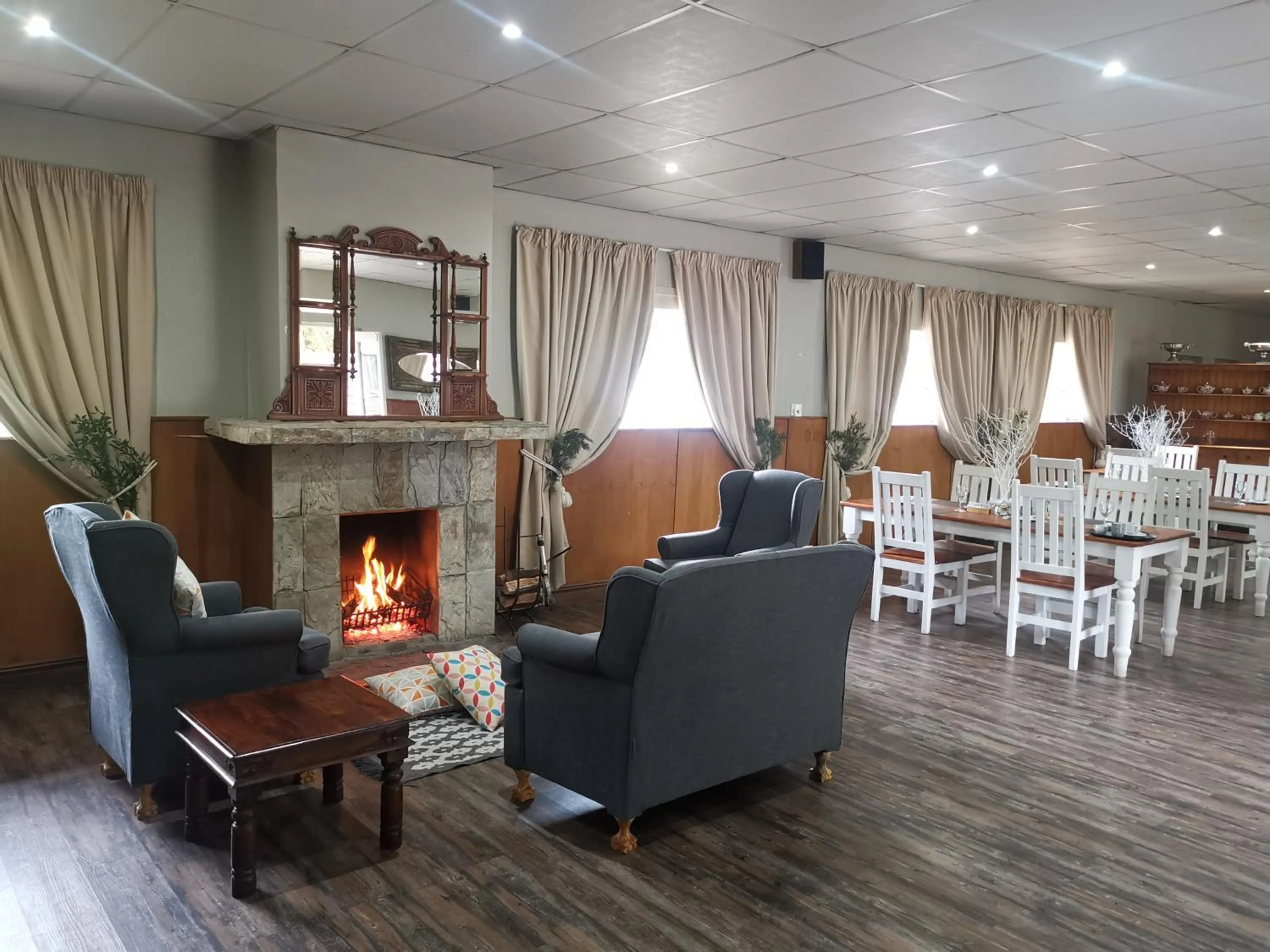 Restaurant/places to eat in Kings Lodge Hotel