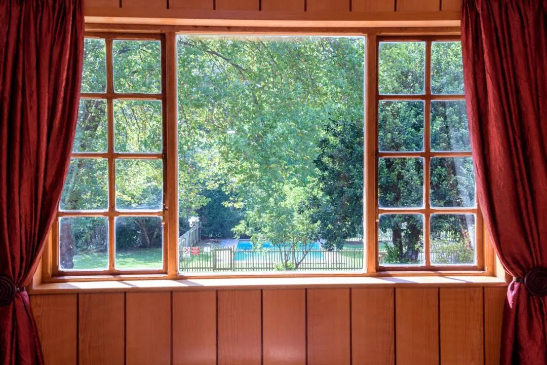 Garden in Kings Lodge Hotel