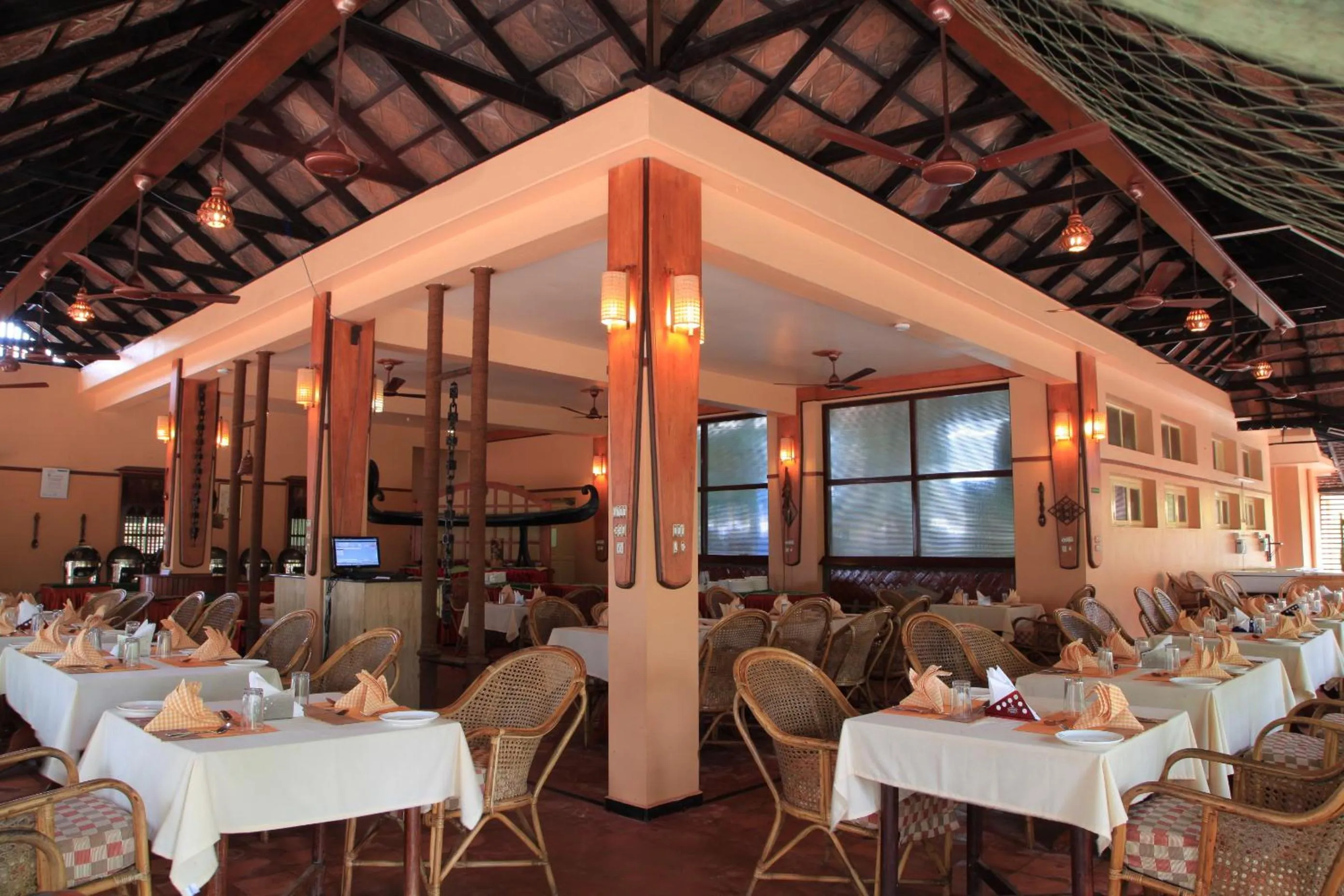 Restaurant/places to eat in Cherai Beach Resorts