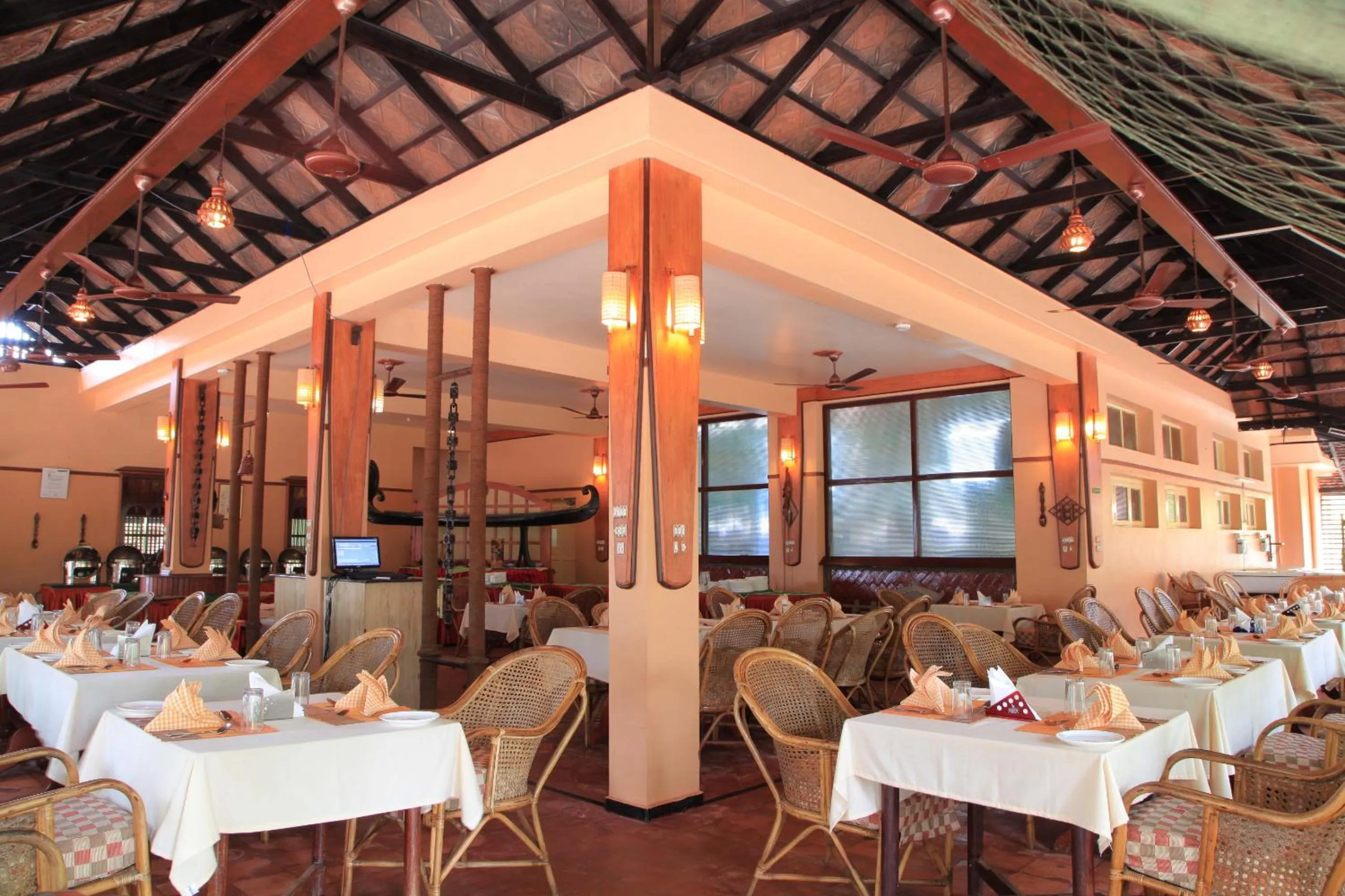 Restaurant/places to eat in Cherai Beach Resorts