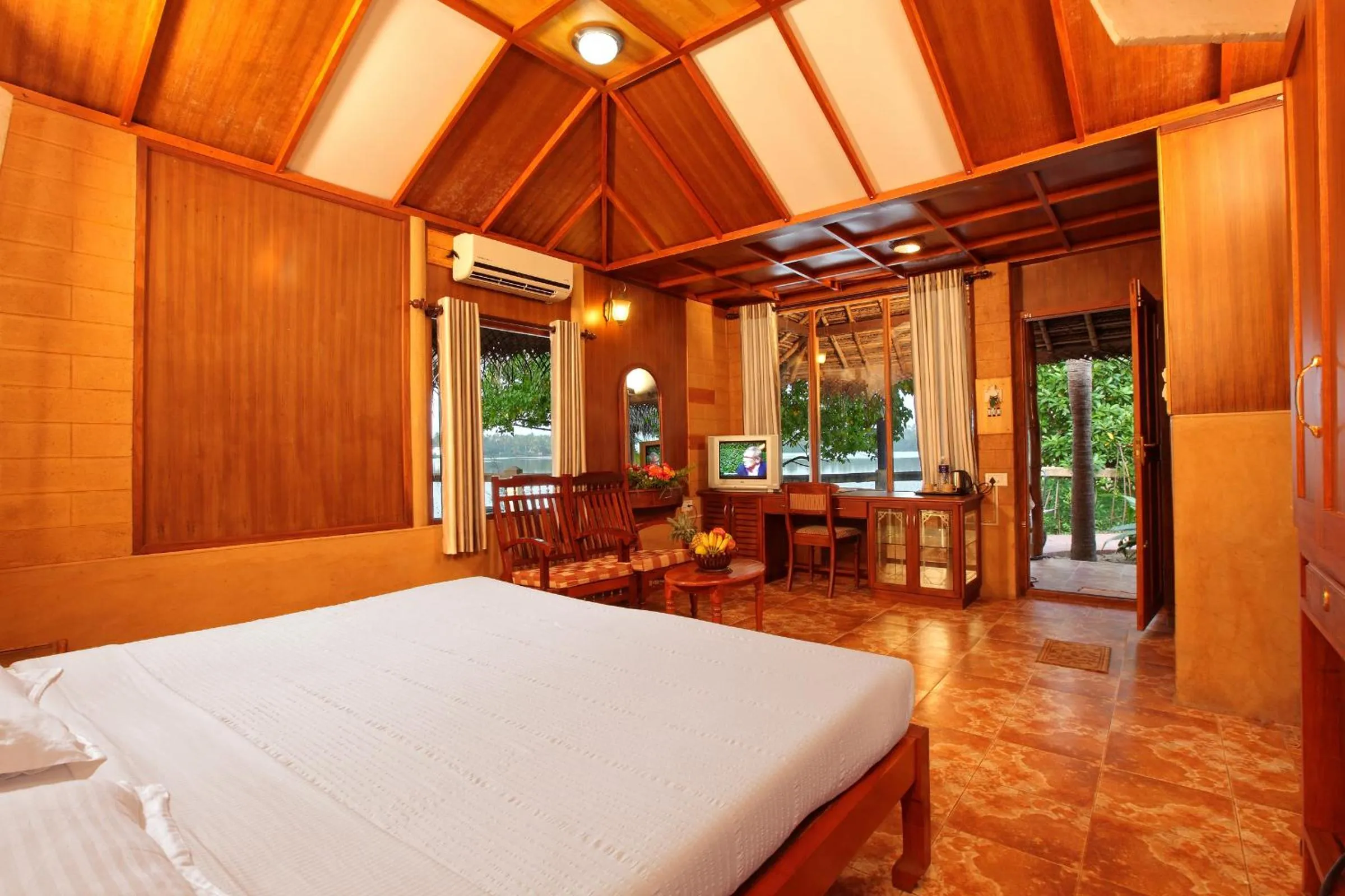 Photo of the whole room, Bed in Cherai Beach Resorts