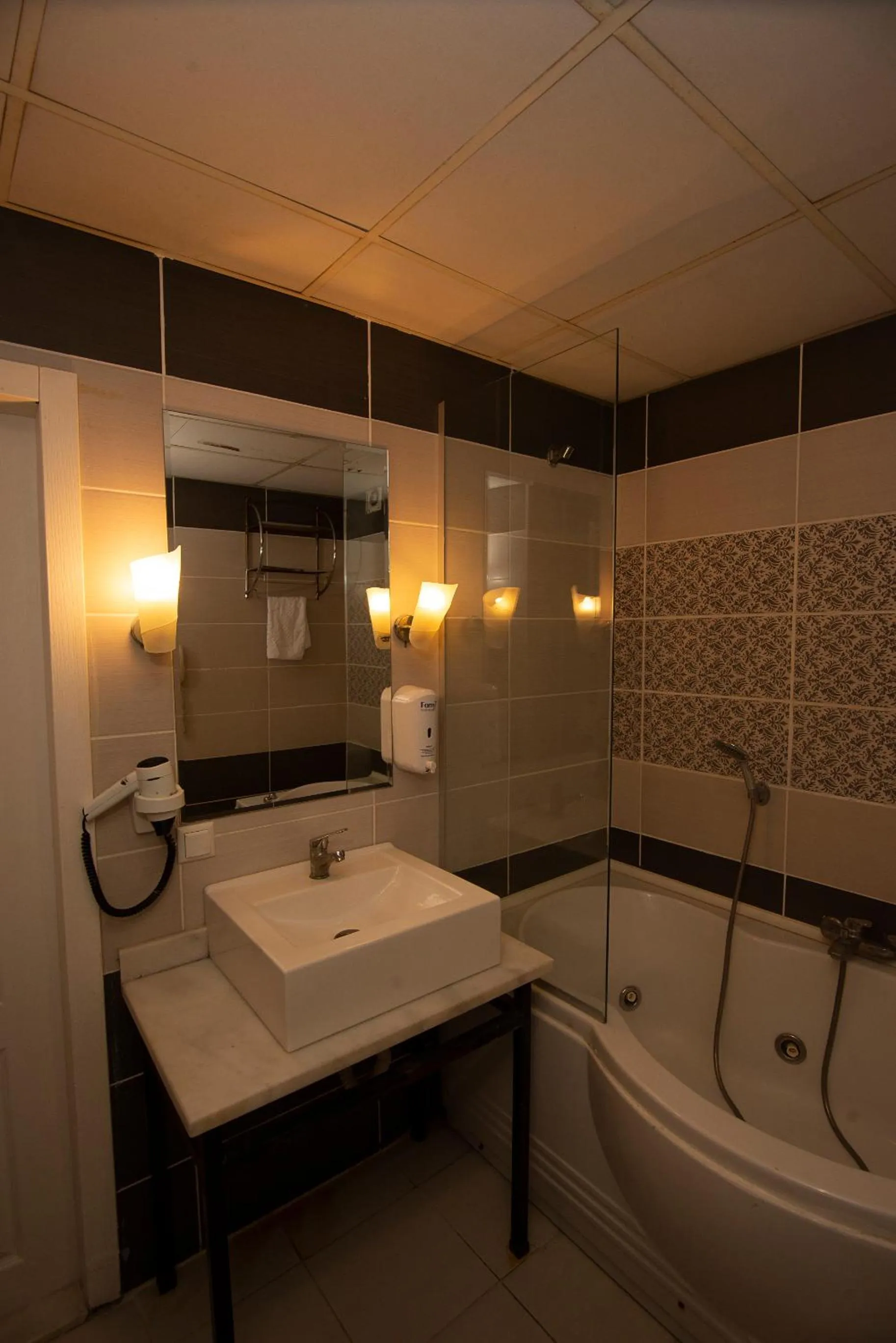 Hot Tub in SRF Hotel