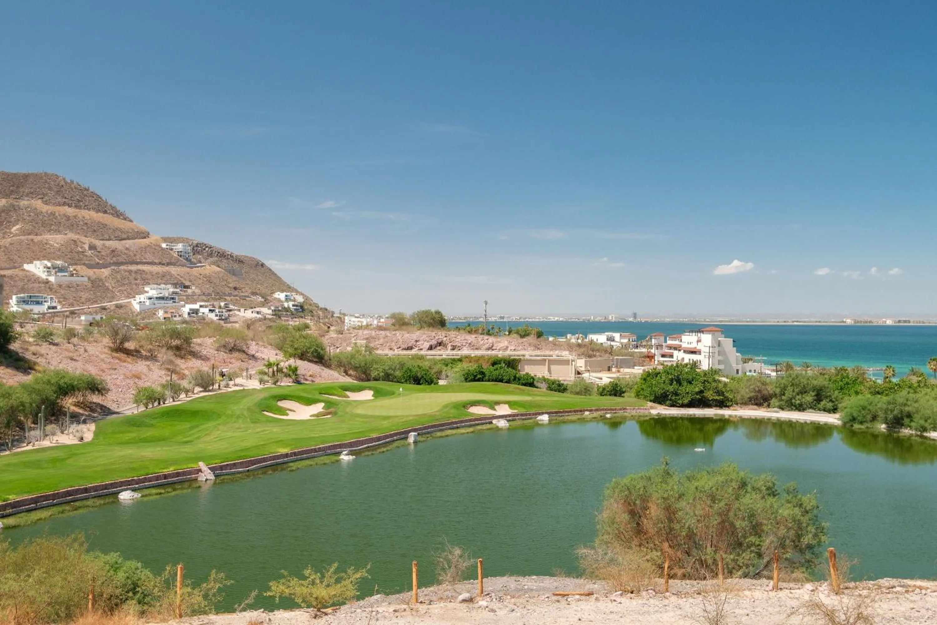 Lake view in Puerta Cortés Residences by Lumina