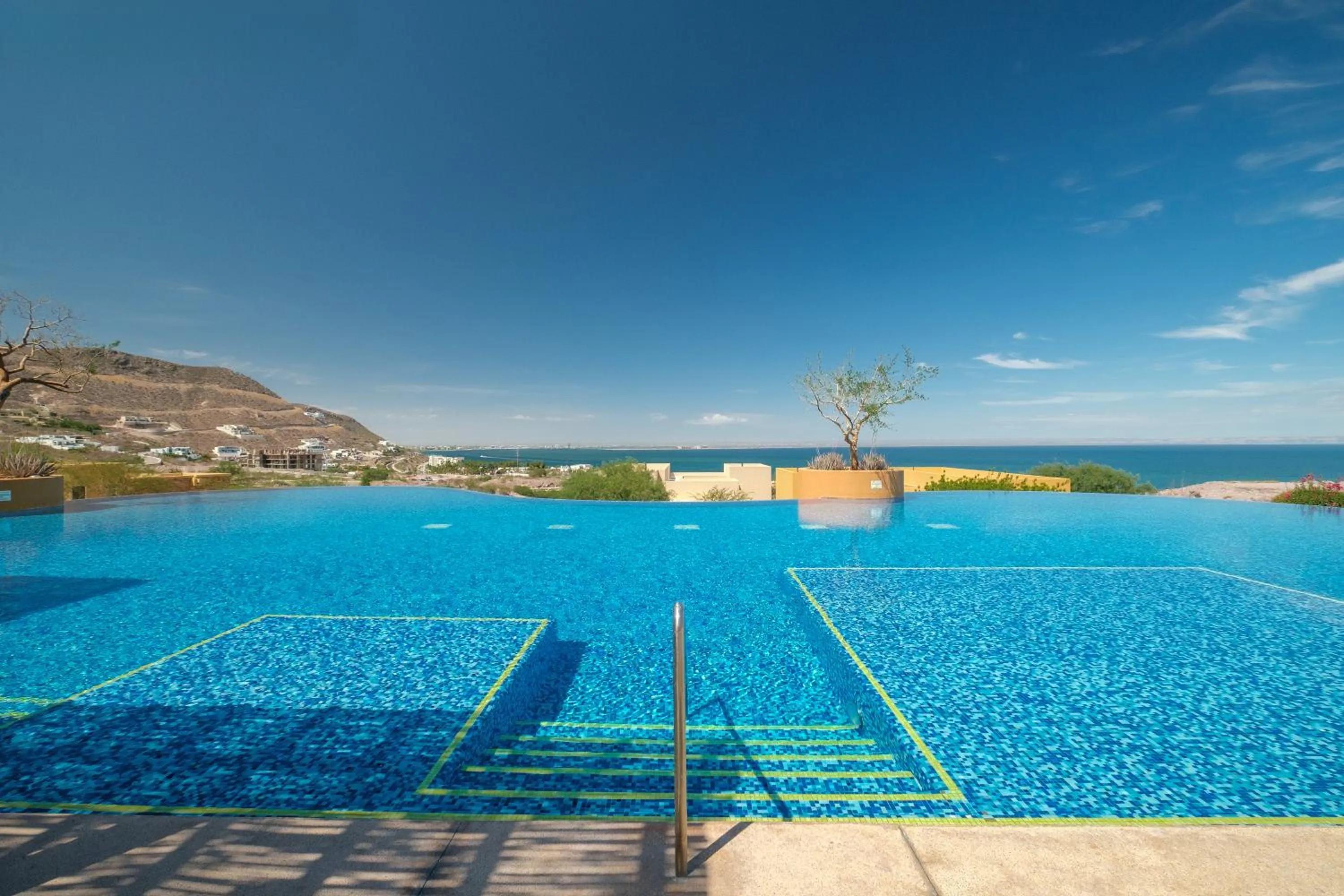 Natural landscape in Puerta Cortés Residences by Lumina