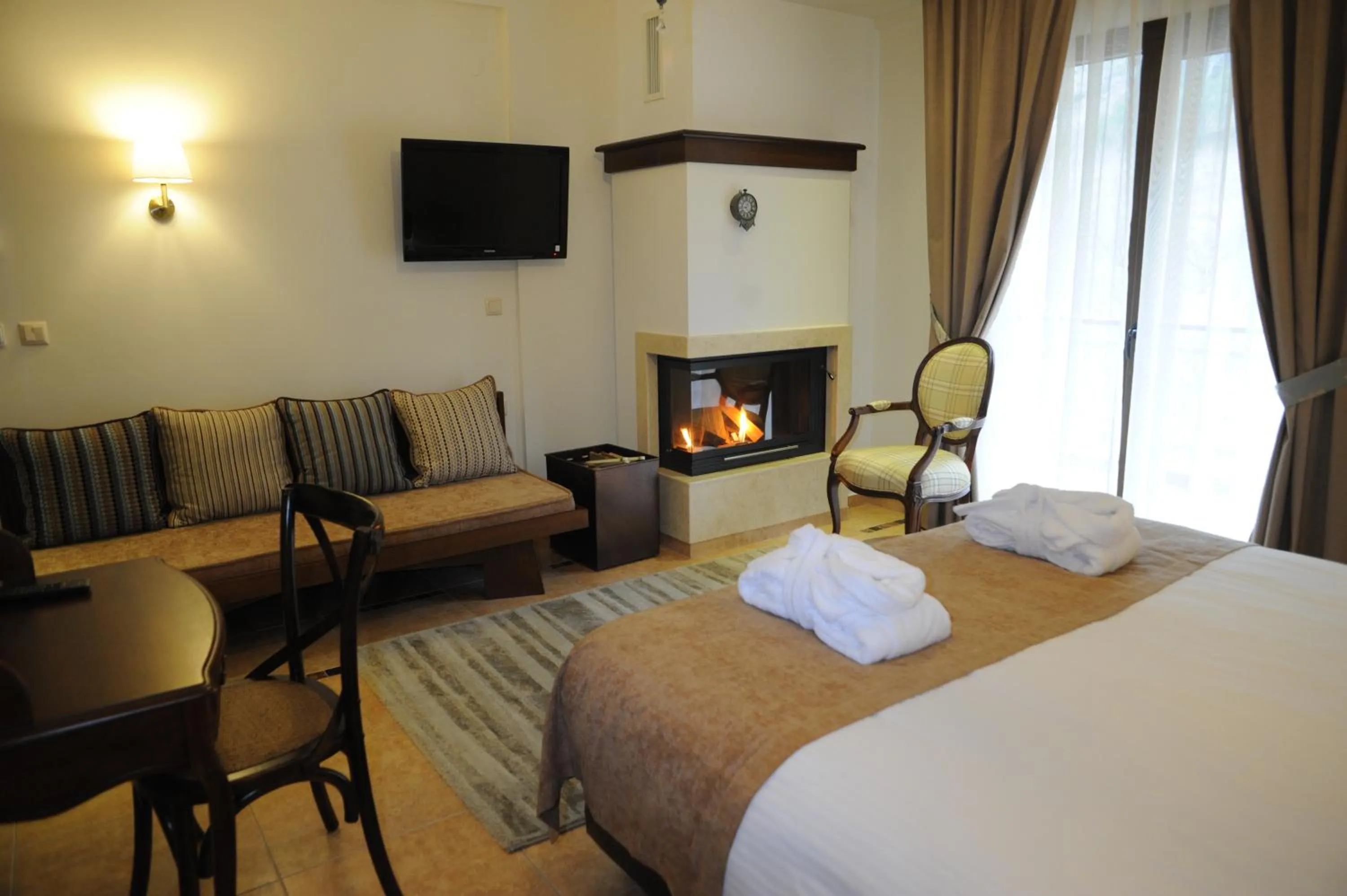 Photo of the whole room, Bed in Agapi Luxury Hotel