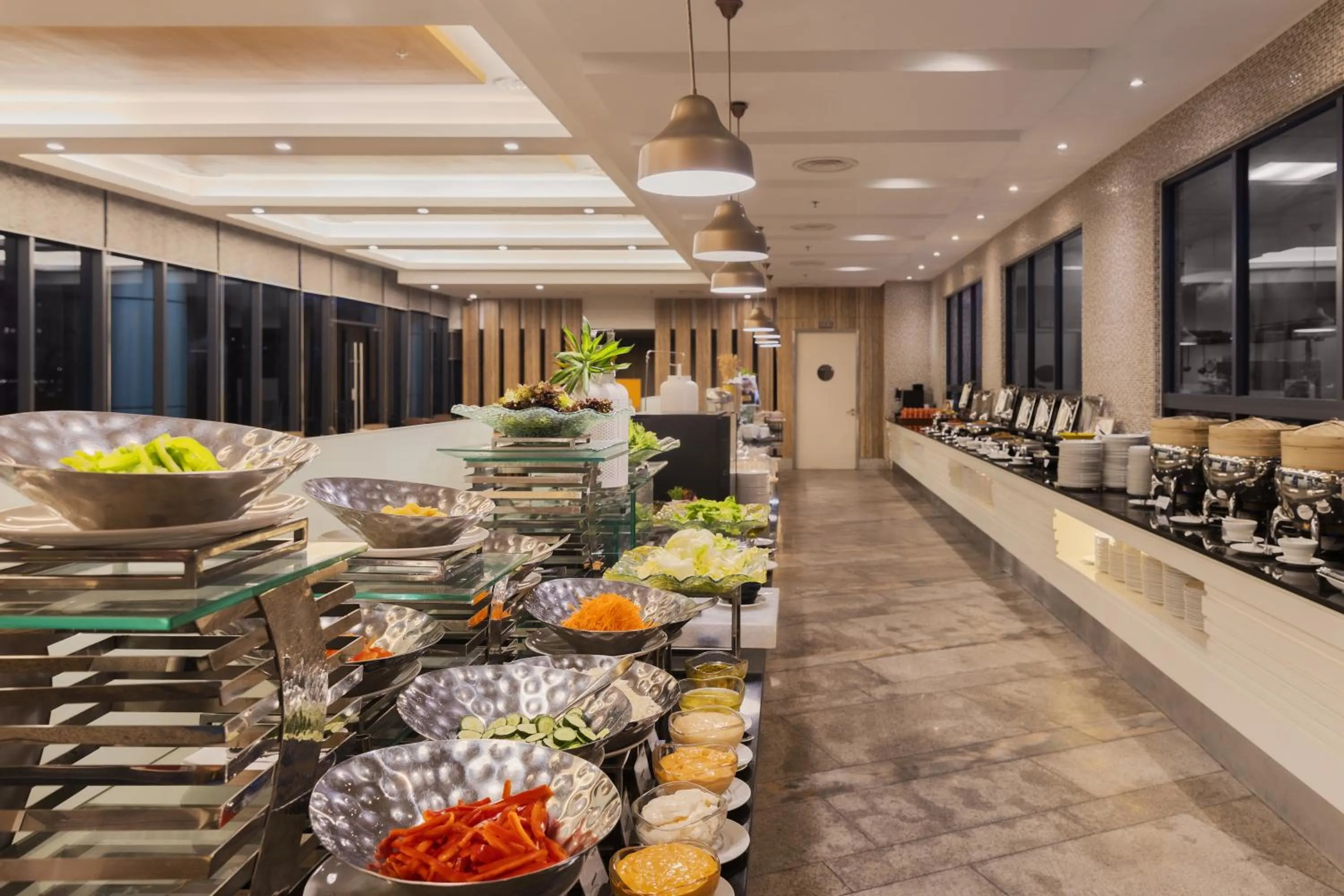 Restaurant/places to eat in Zenith Hotel Putrajaya