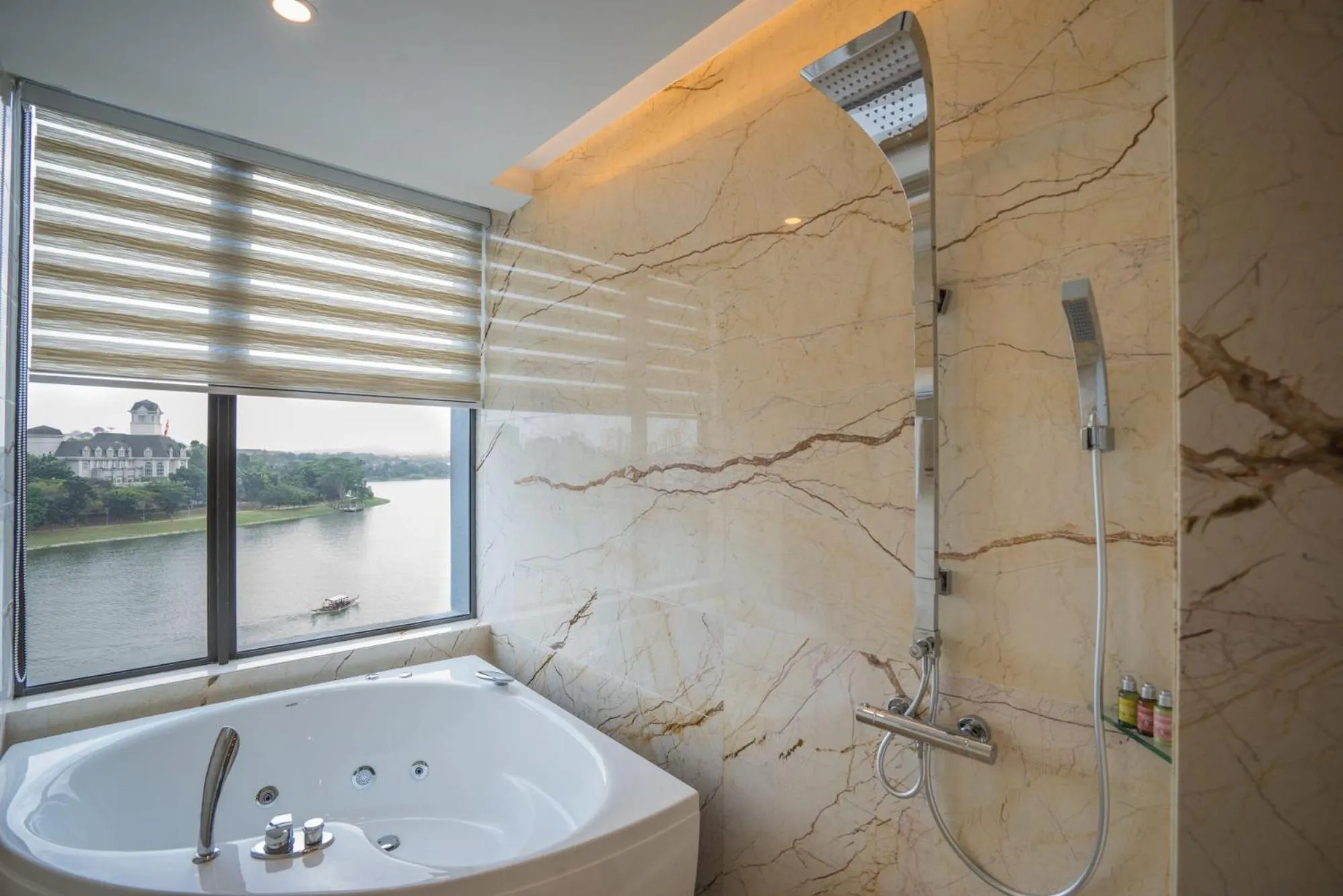 Bath in Zenith Hotel Putrajaya