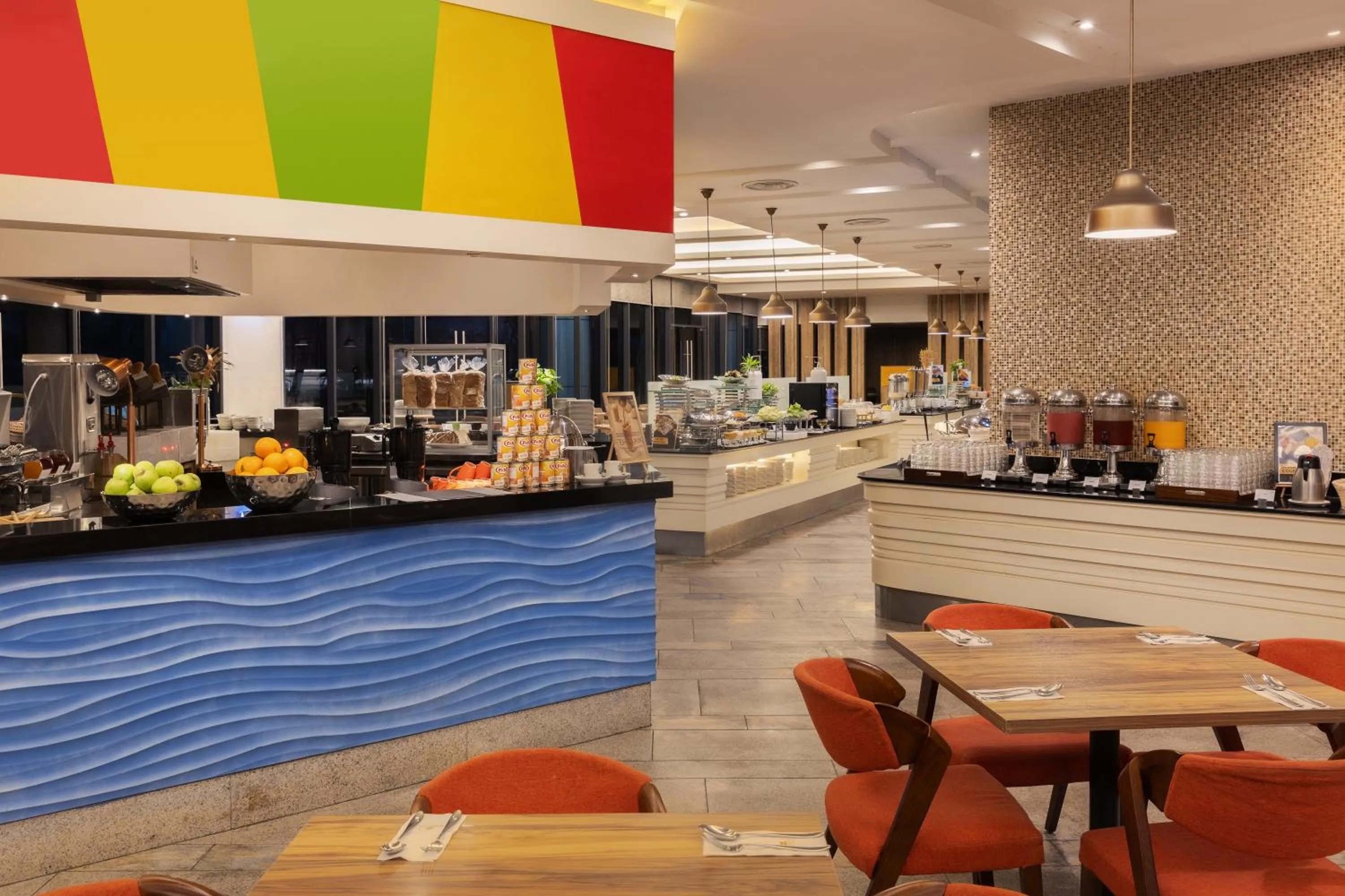 Restaurant/places to eat in Zenith Hotel Putrajaya