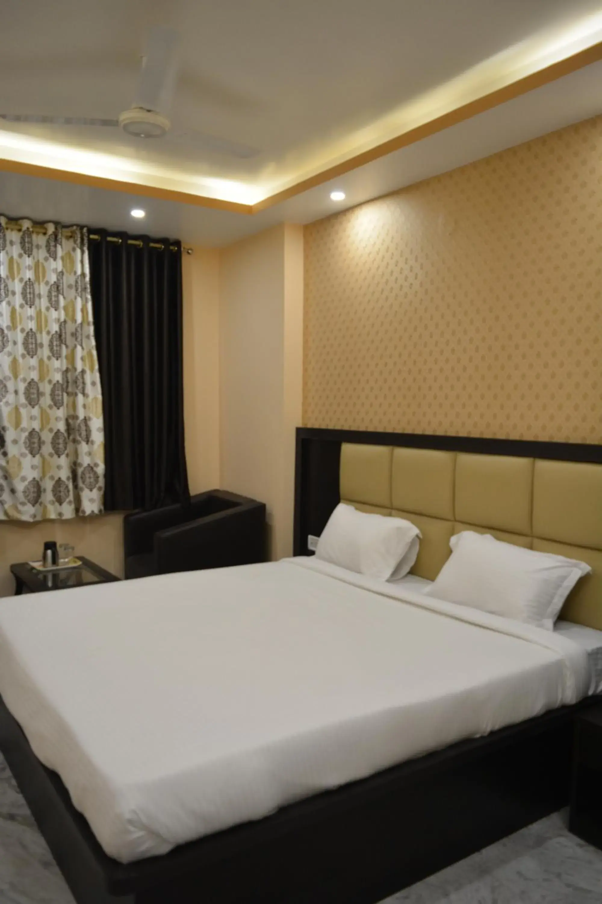 Deluxe Double Room in Olive suites Deluxe Double Room in Olive suites