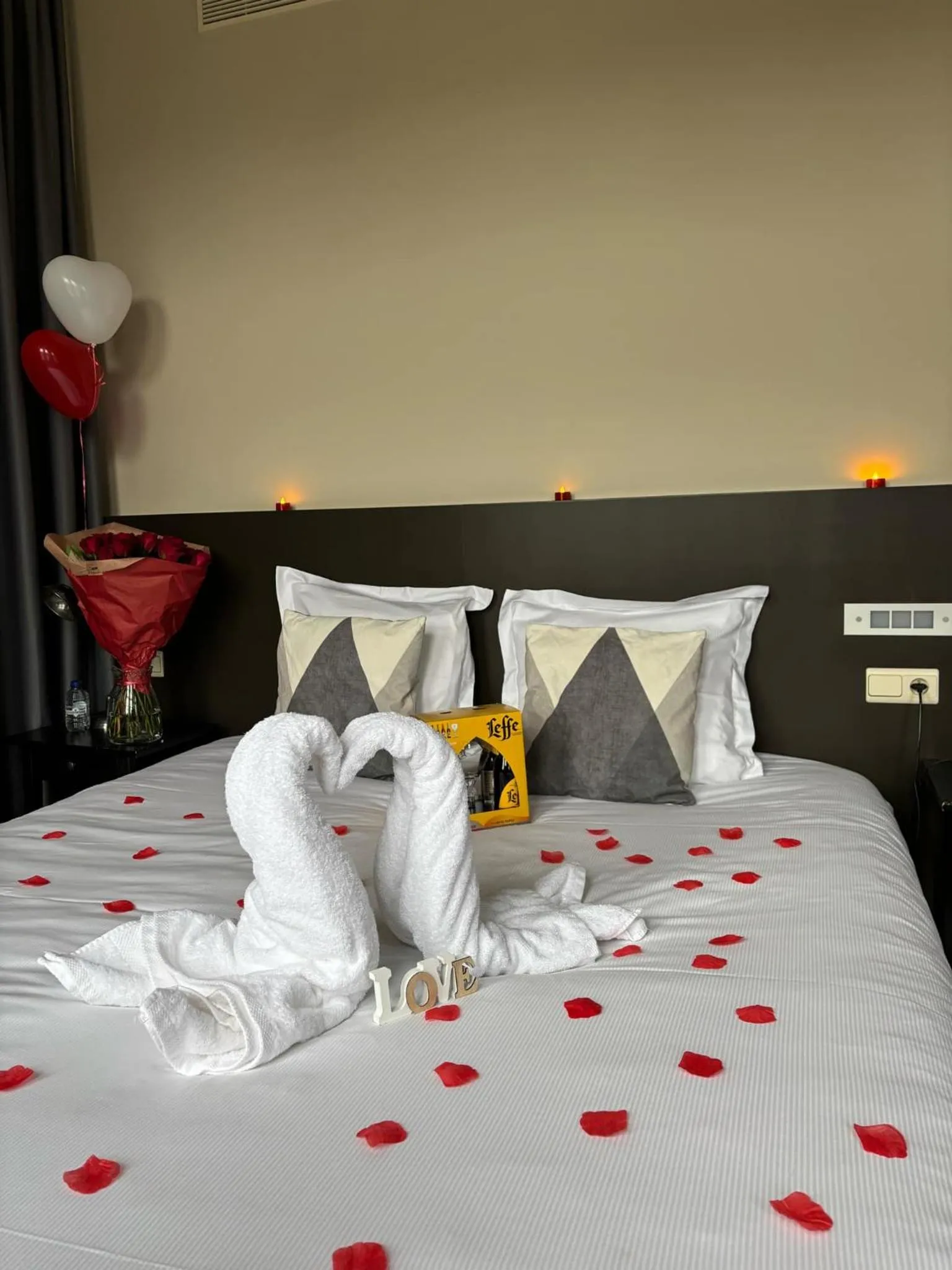 Bed in La Merveilleuse by Infiniti hôtel