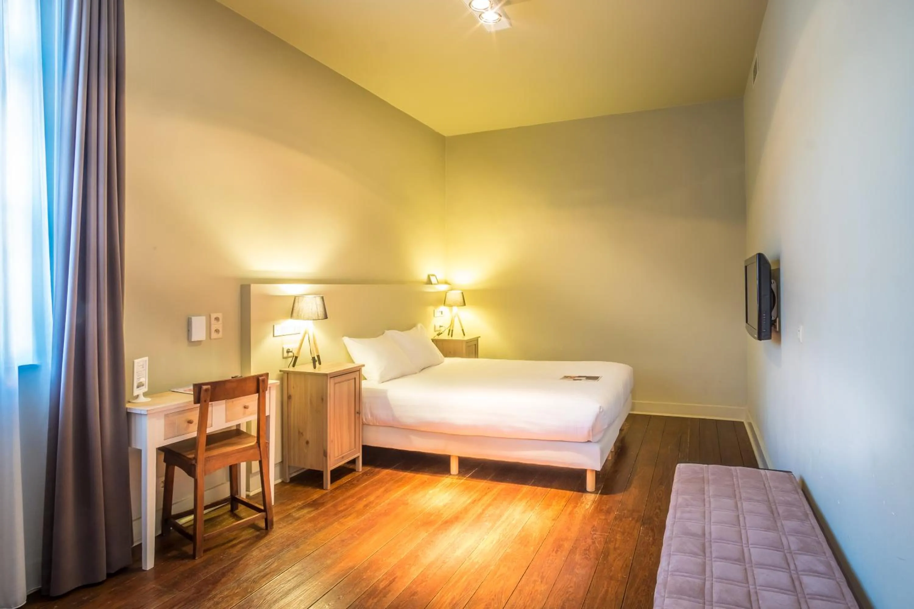 Bedroom, Bed in La Merveilleuse by Infiniti hôtel