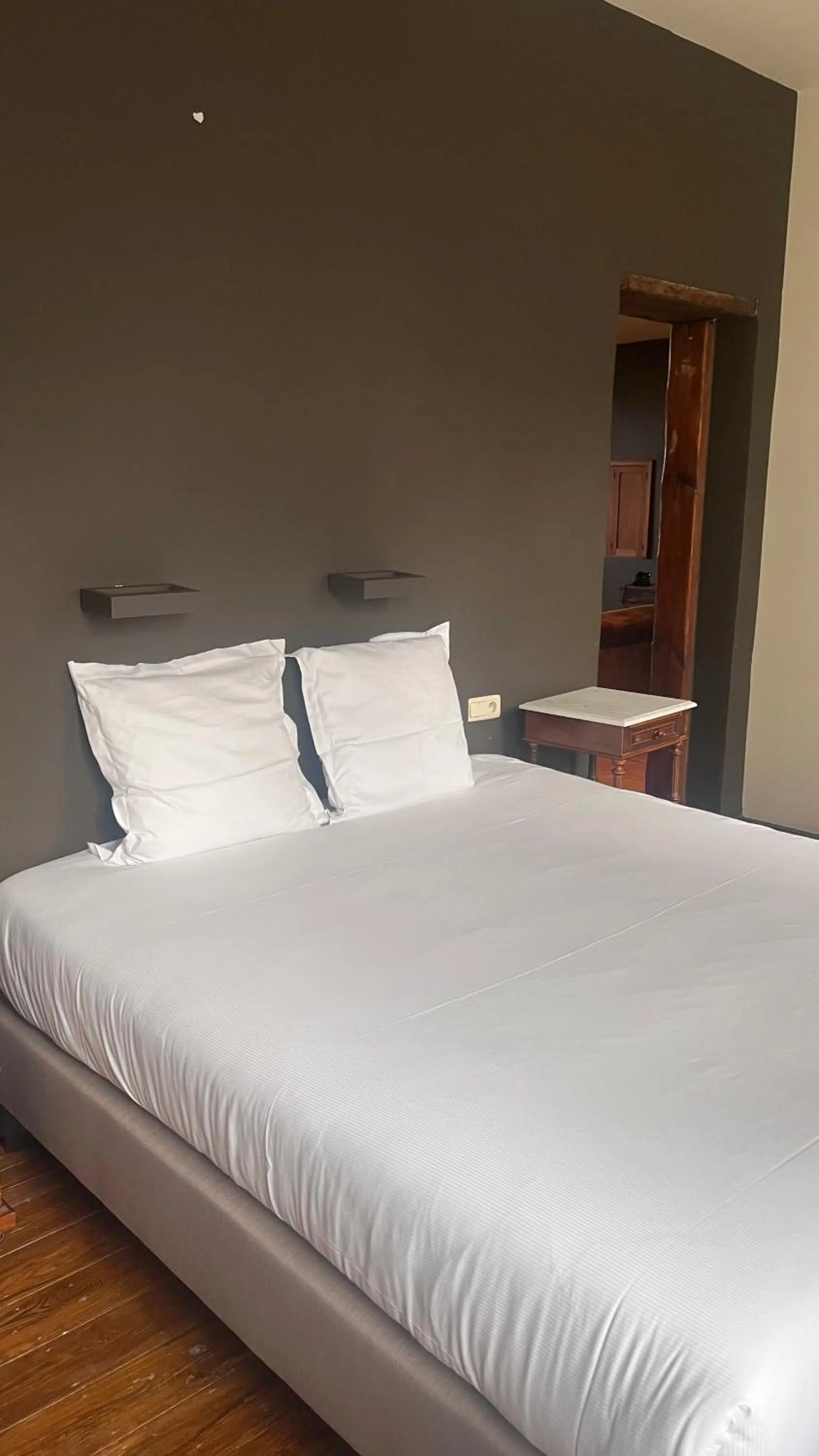 Bed in La Merveilleuse by Infiniti hôtel