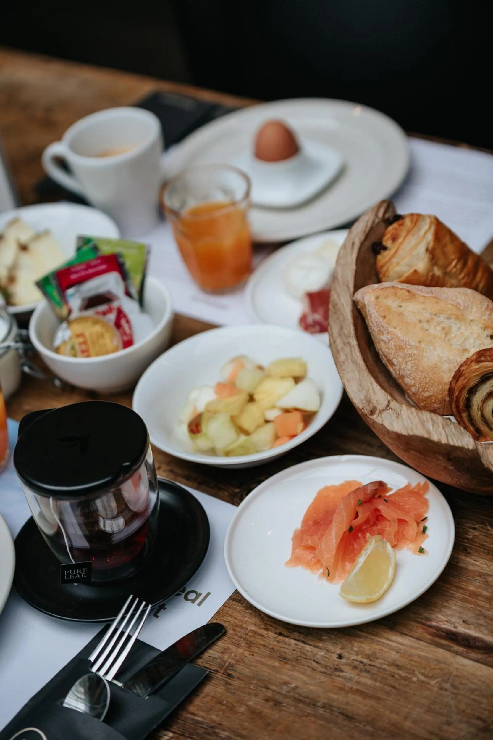 Breakfast in La Merveilleuse by Infiniti hôtel