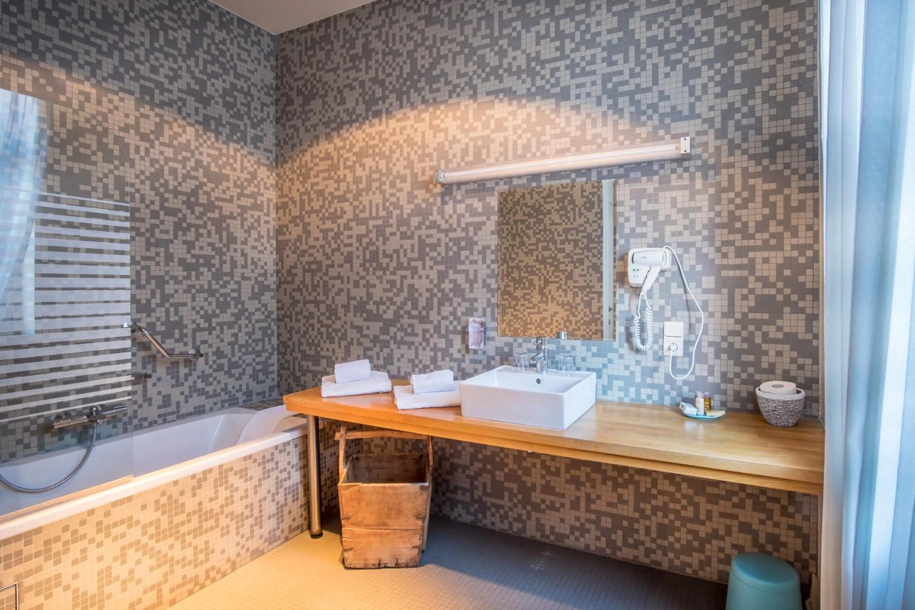 Bathroom in La Merveilleuse by Infiniti hôtel