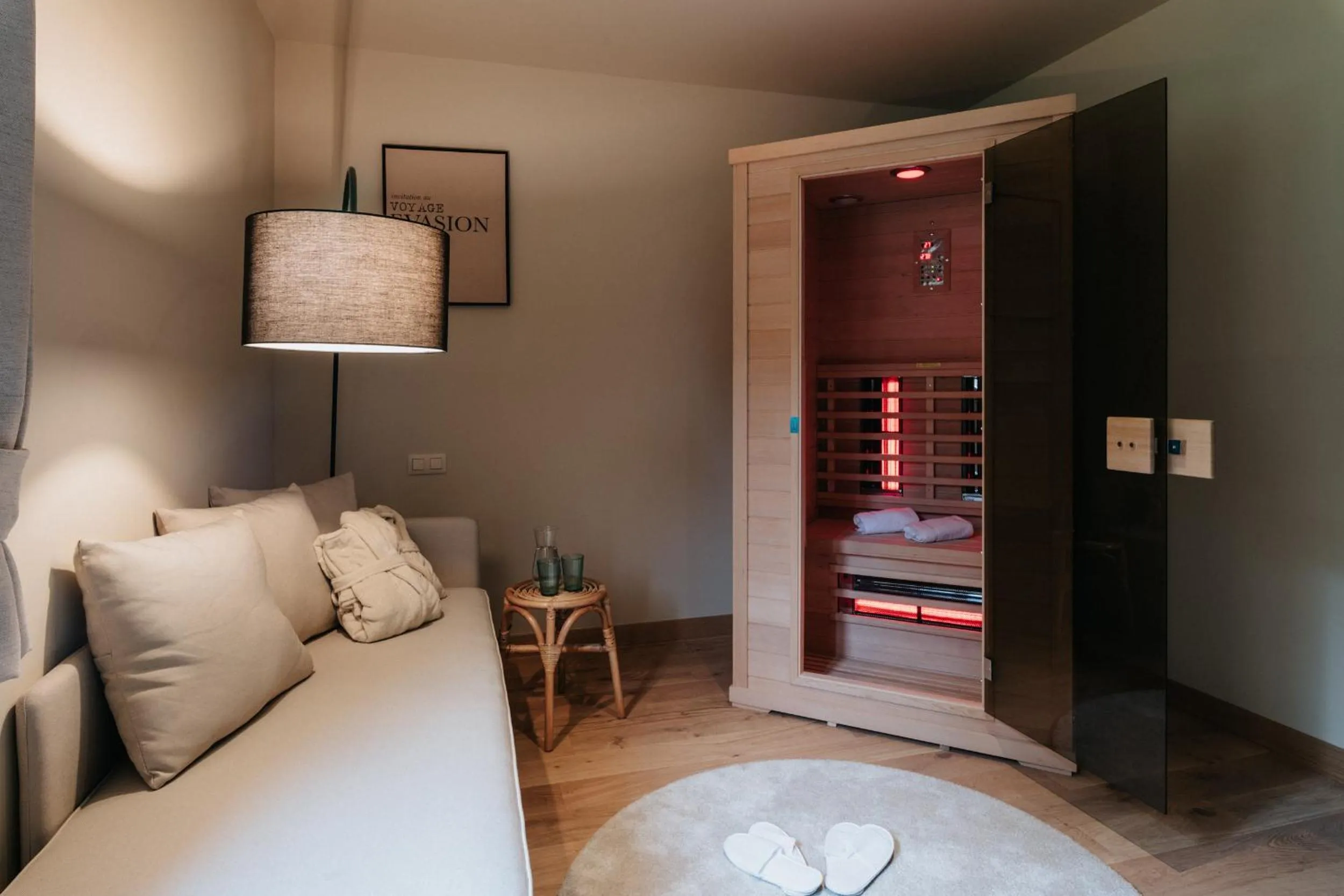 Sauna, Bed in La Merveilleuse by Infiniti hôtel