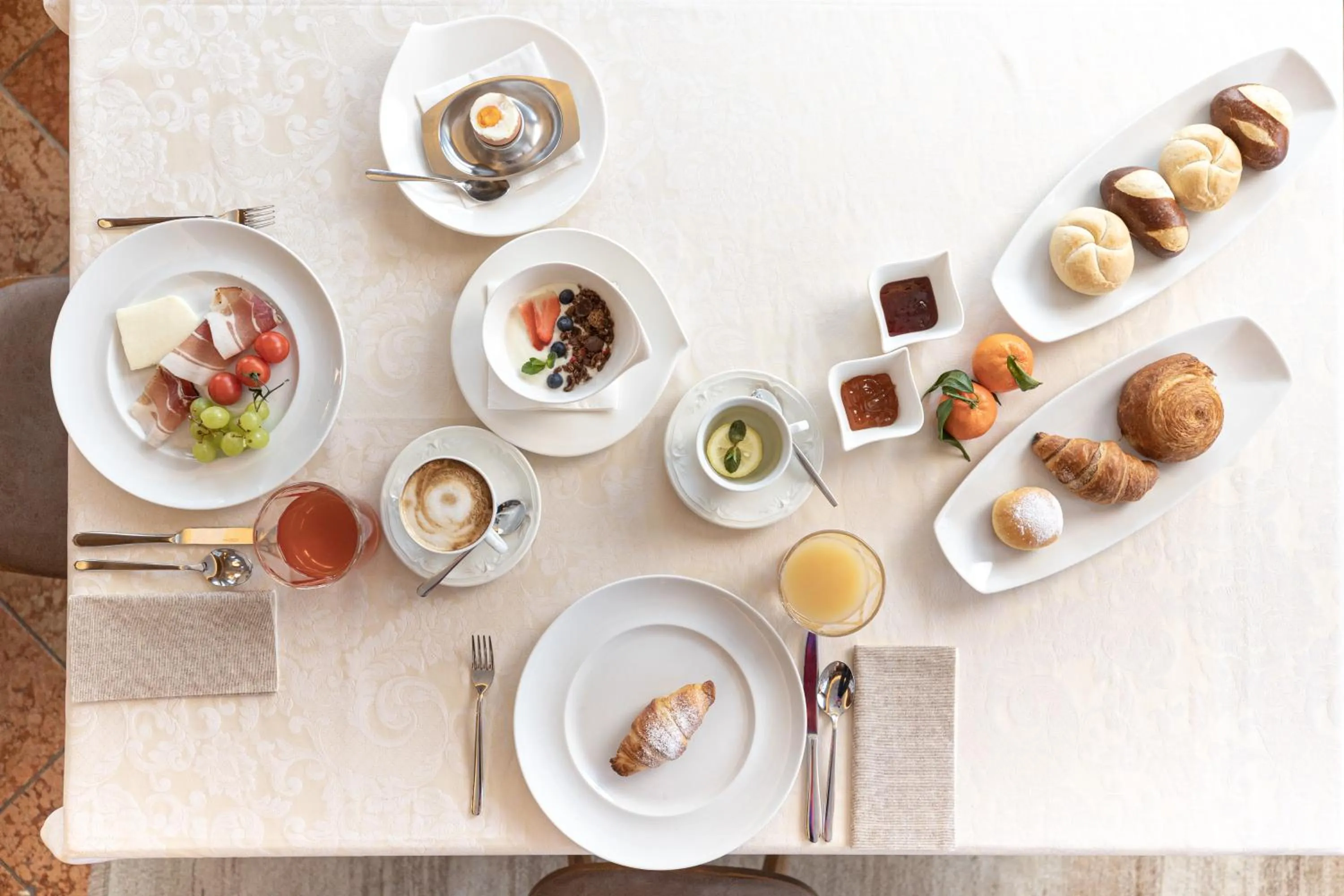 Restaurant/places to eat in Hotel Foresta