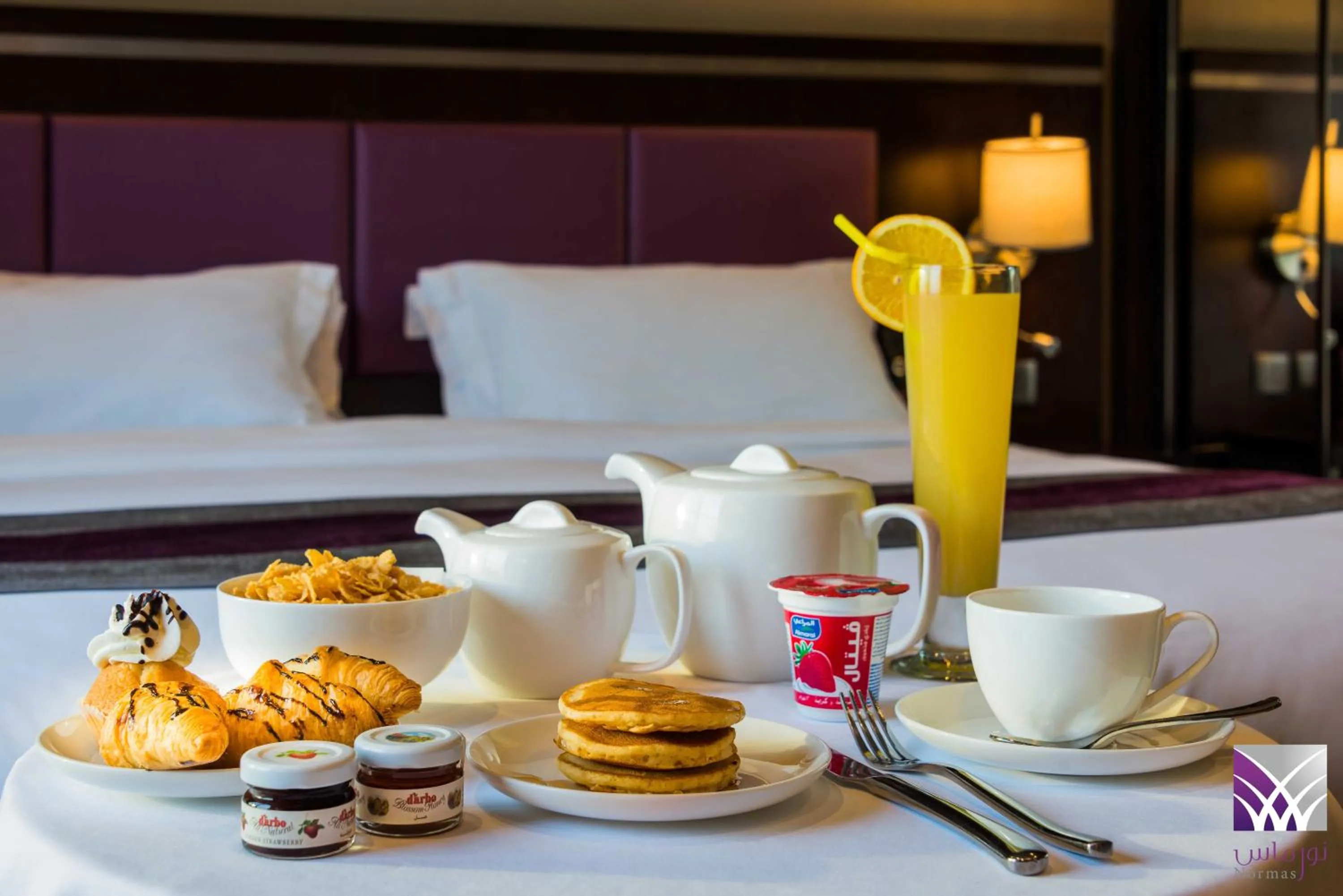 Coffee/tea facilities, Bed in Normas Hotel