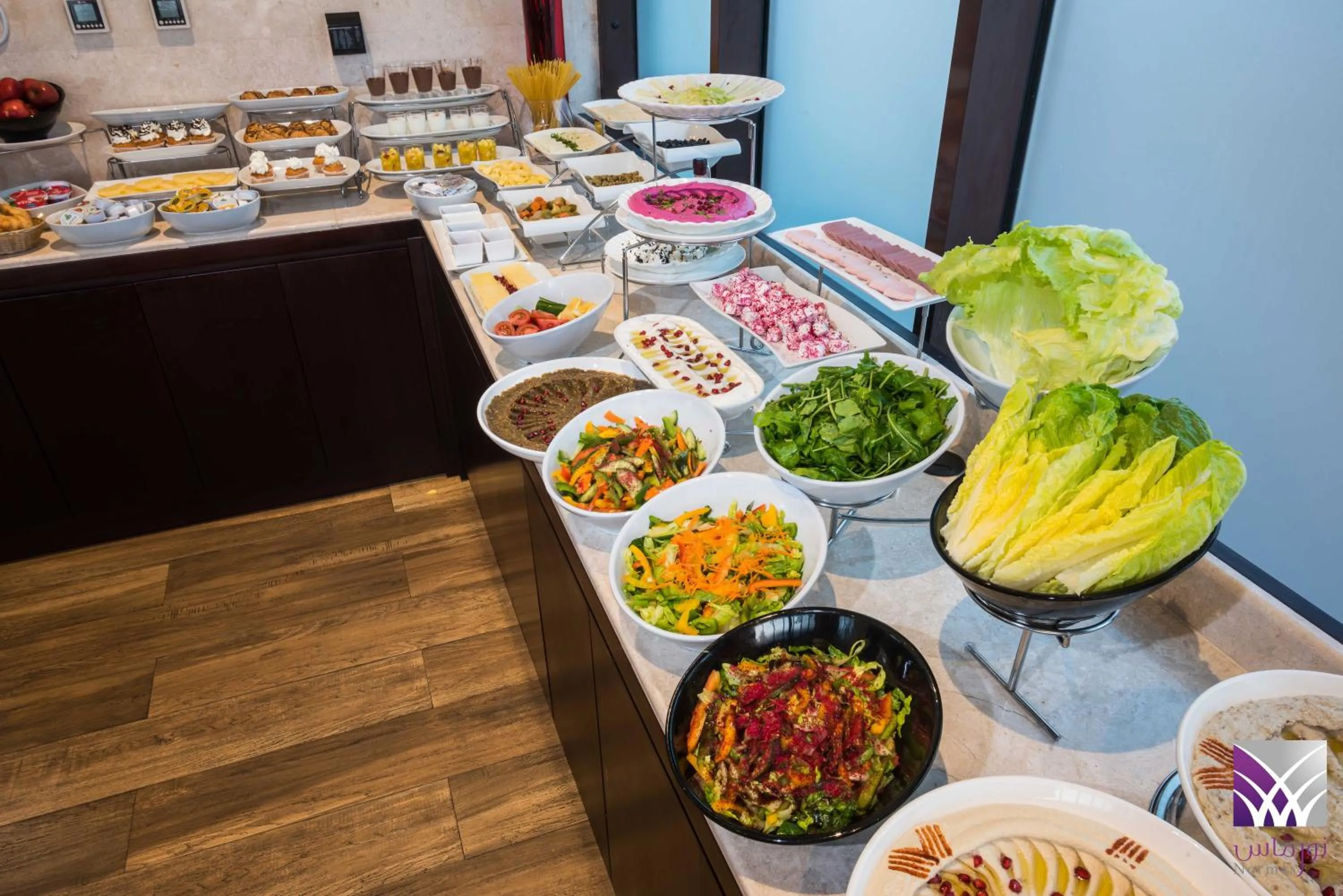 Restaurant/places to eat in Normas Hotel