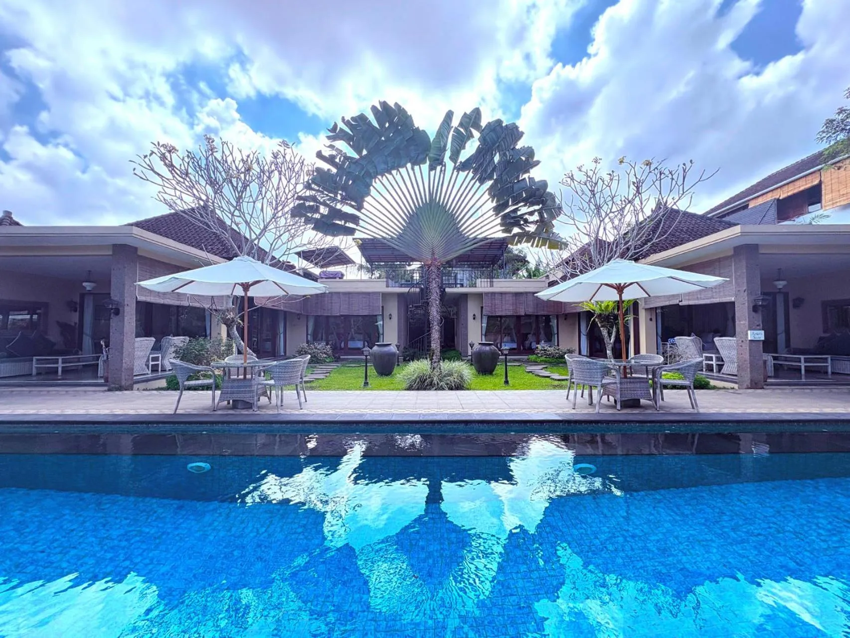 Property building in Villa Nirvana