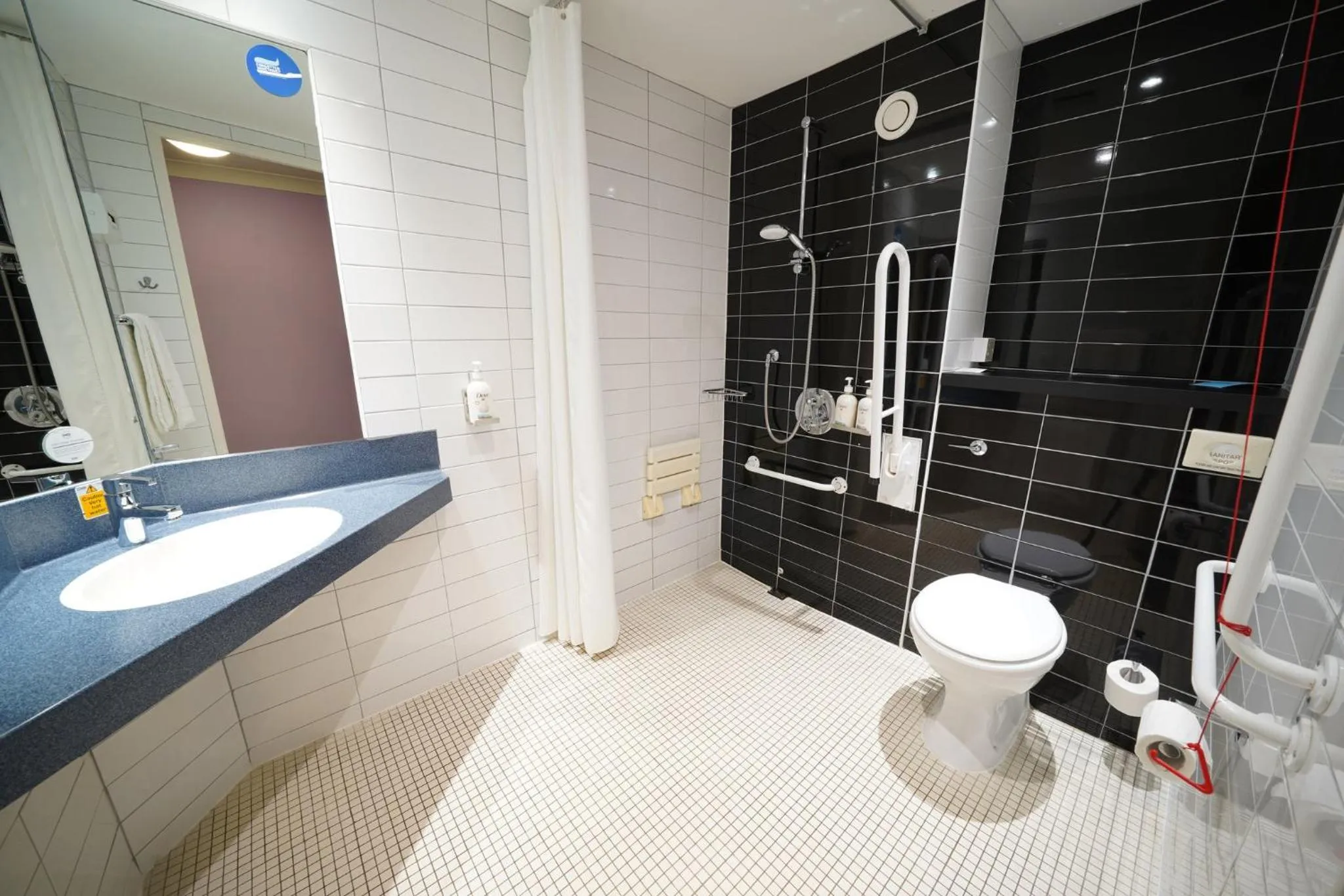 Photo of the whole room in Holiday Inn Express Glenrothes by IHG