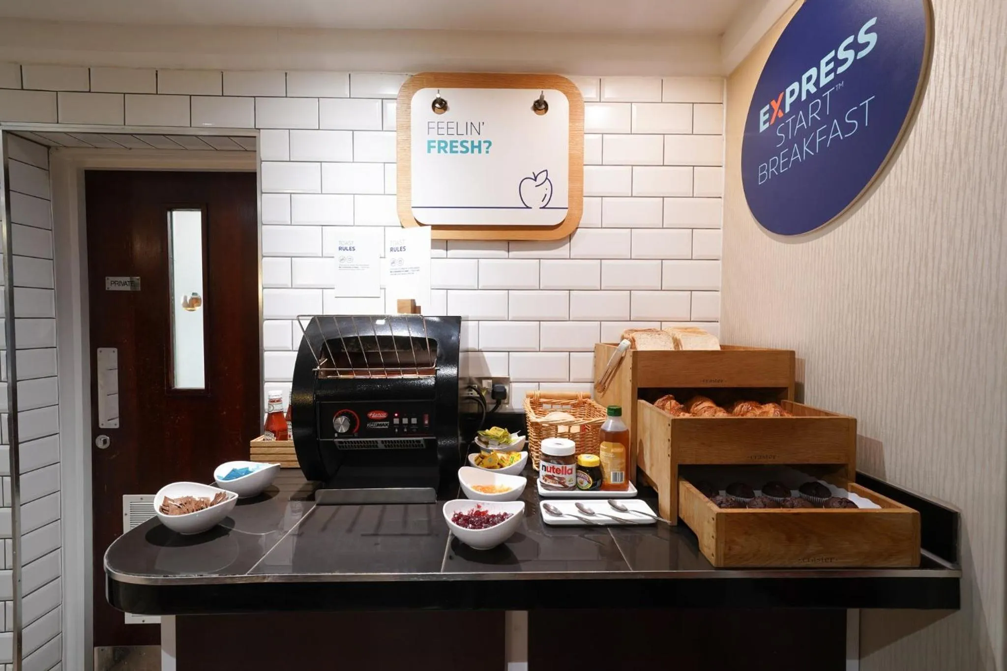 Restaurant/places to eat in Holiday Inn Express Glenrothes by IHG