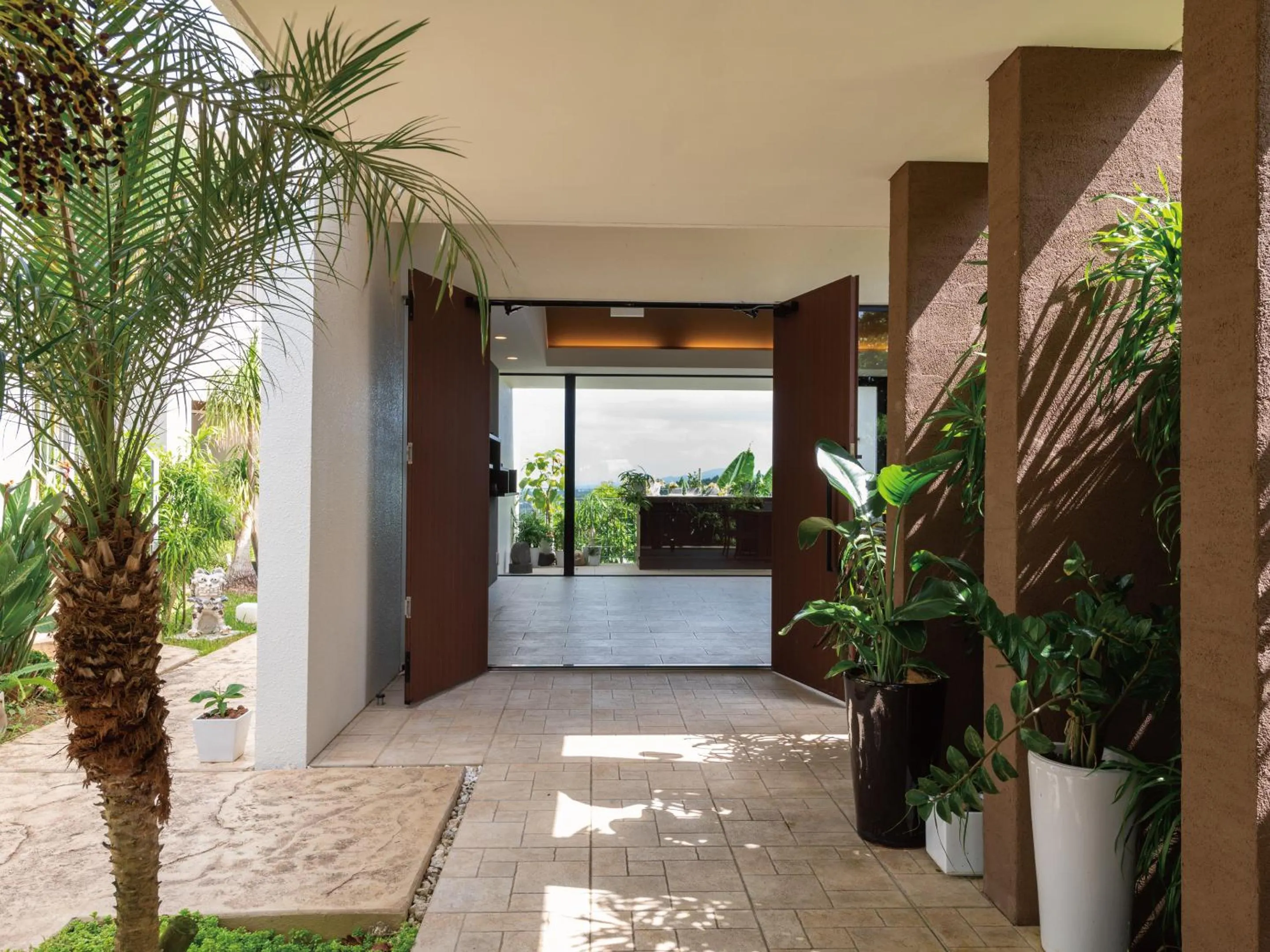 Lobby or reception in Condominium T-Room
