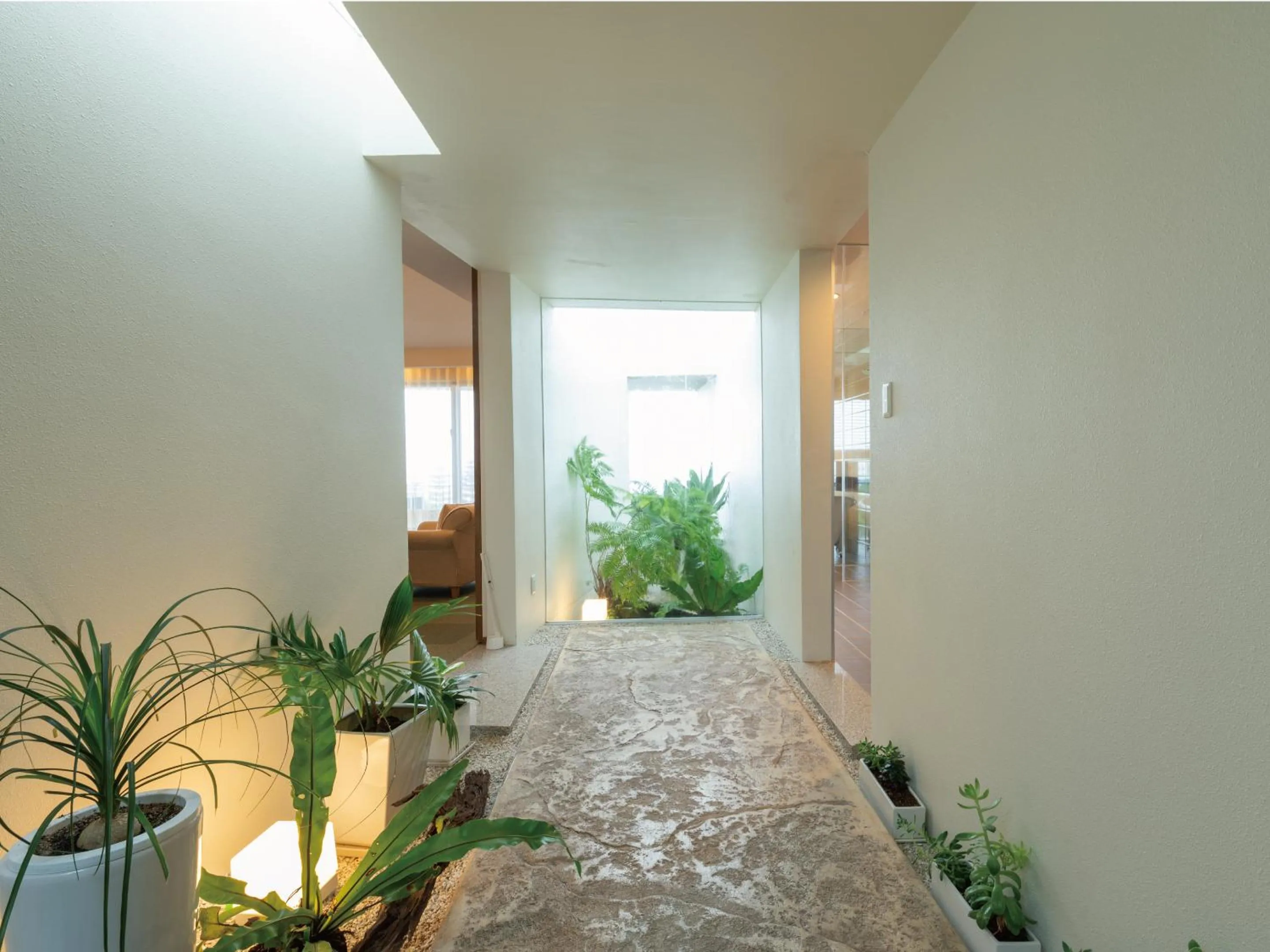 Photo of the whole room in Condominium T-Room