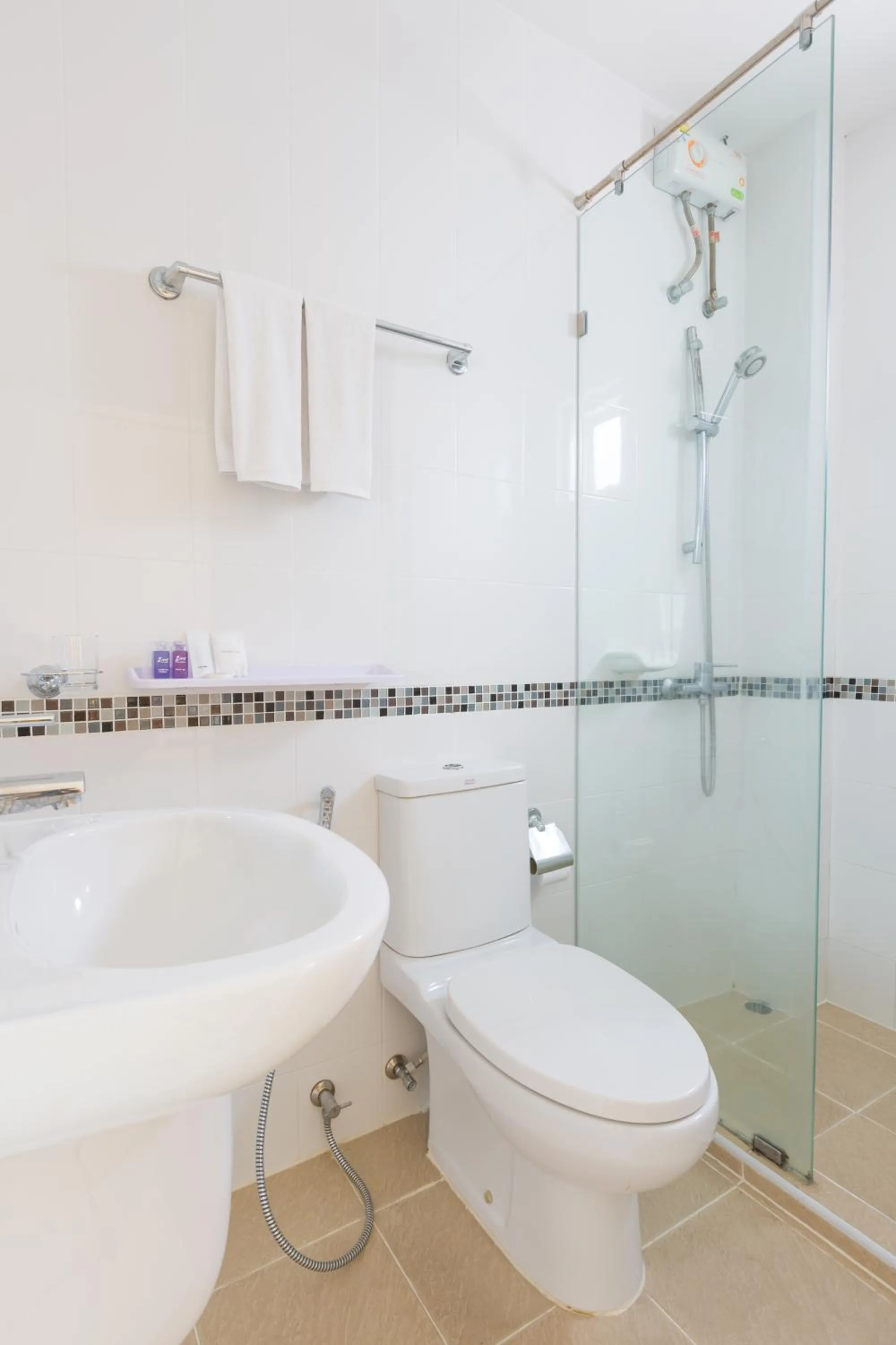 Shower in Zing Resort & Spa