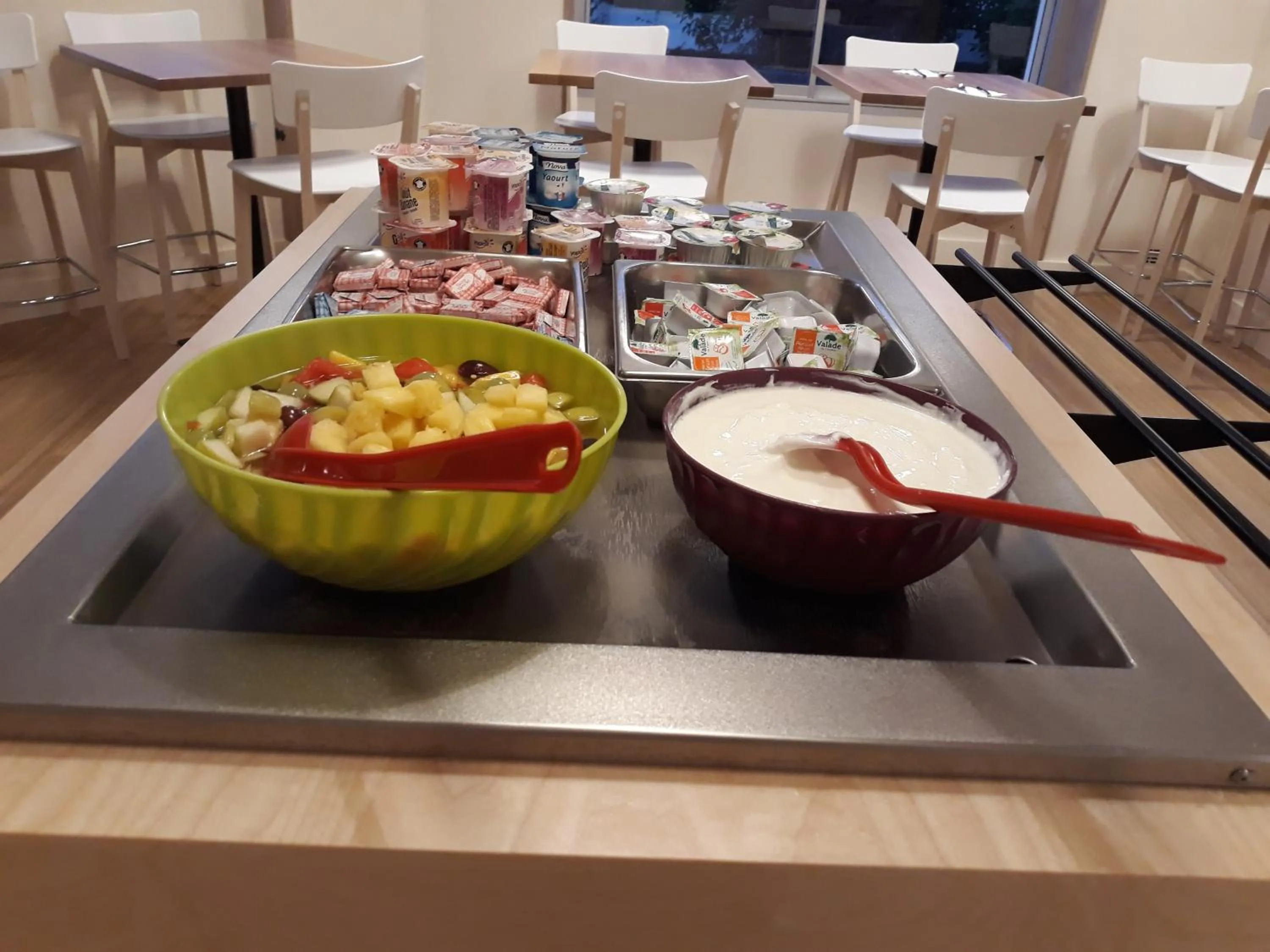 Buffet breakfast in La Godinière