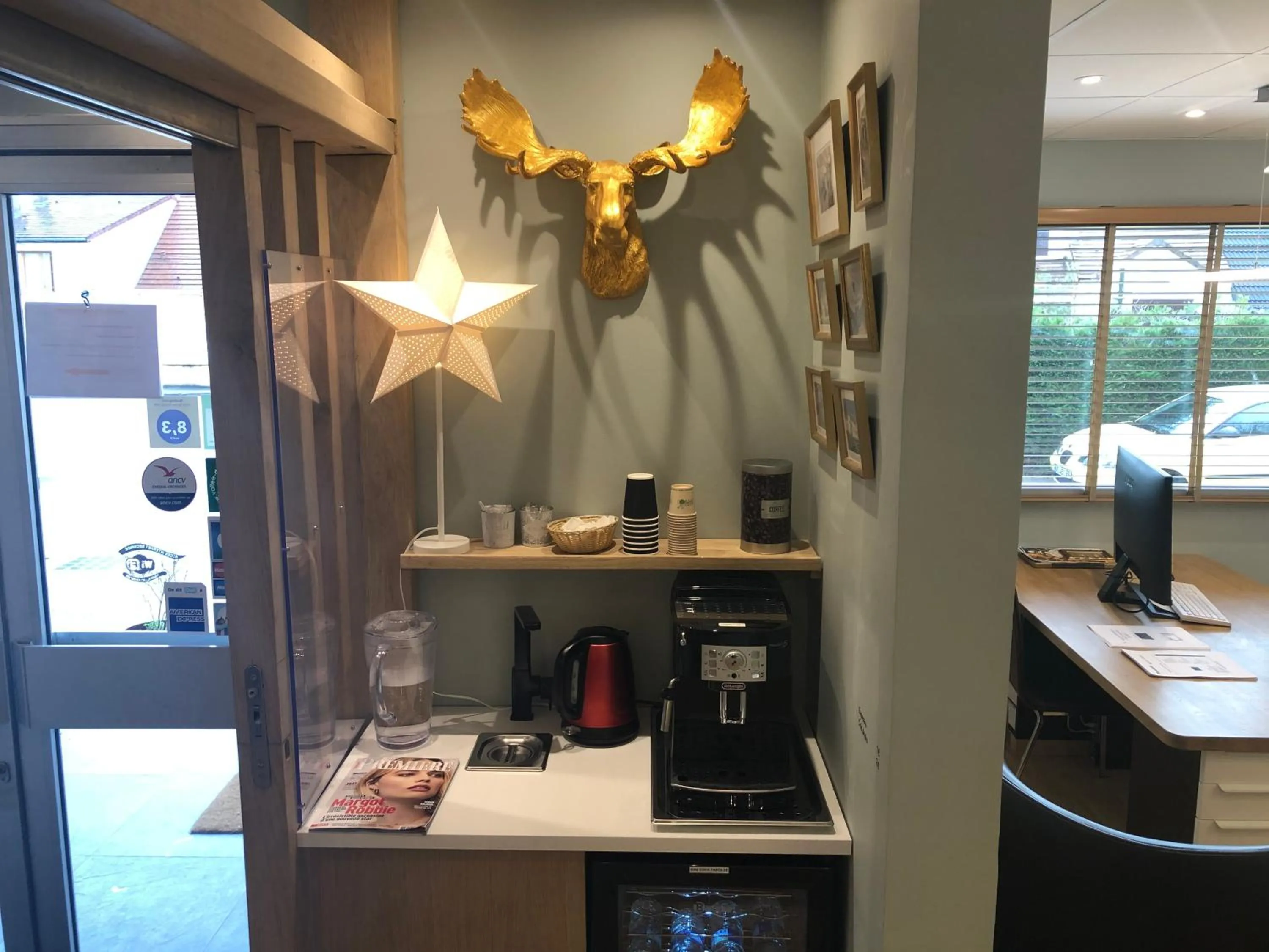 Coffee/tea facilities in Villa Rambouillet