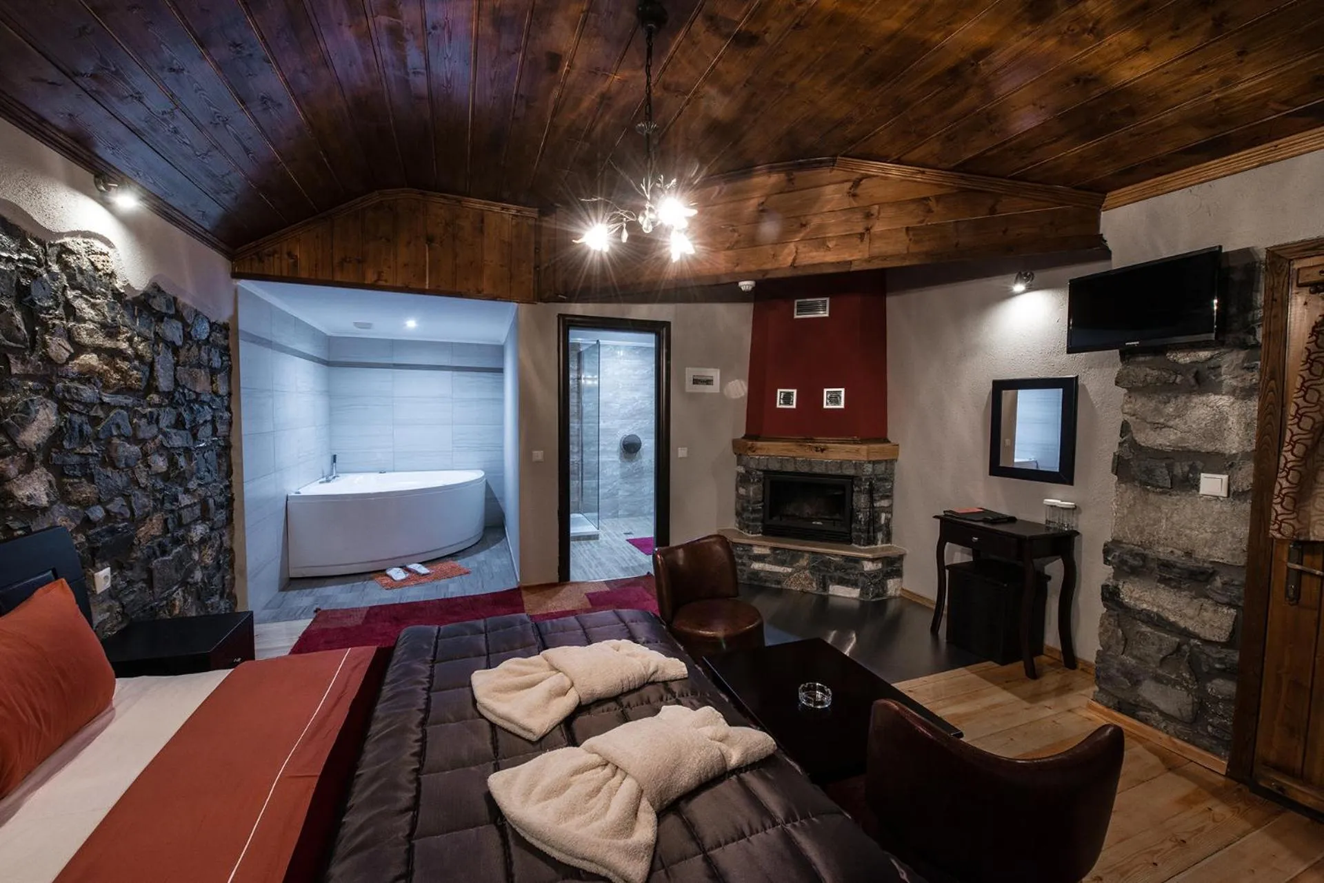 Photo of the whole room, Bed in Hotels Voras