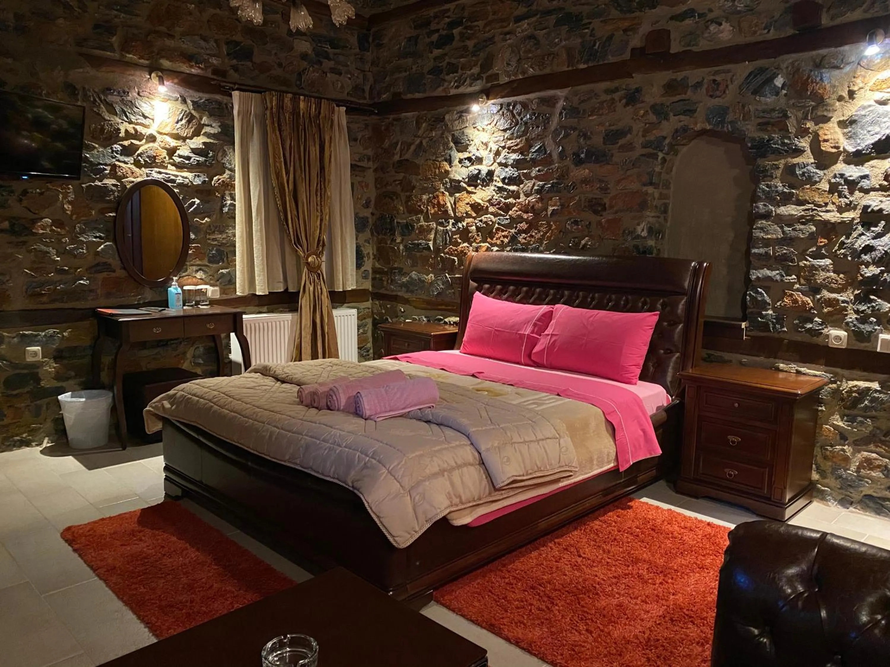 Photo of the whole room, Bed in Hotels Voras