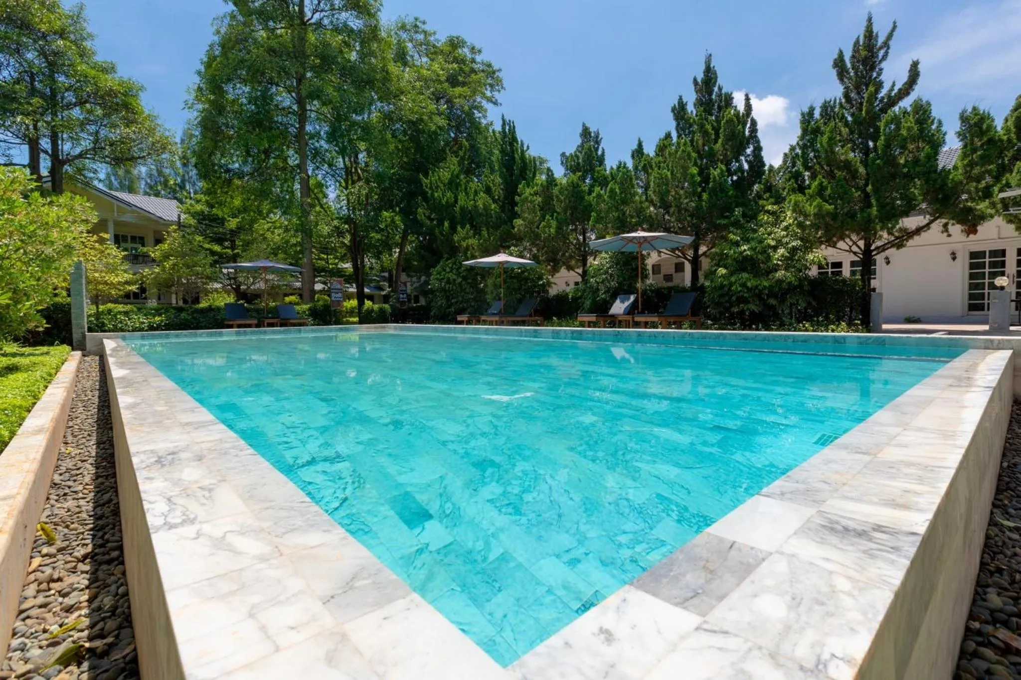 Swimming pool in Diamond Hill Resort