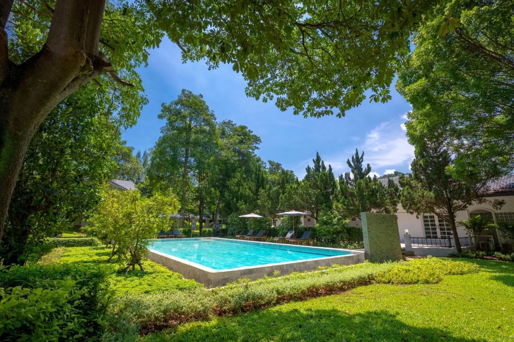 Swimming pool in Diamond Hill Resort