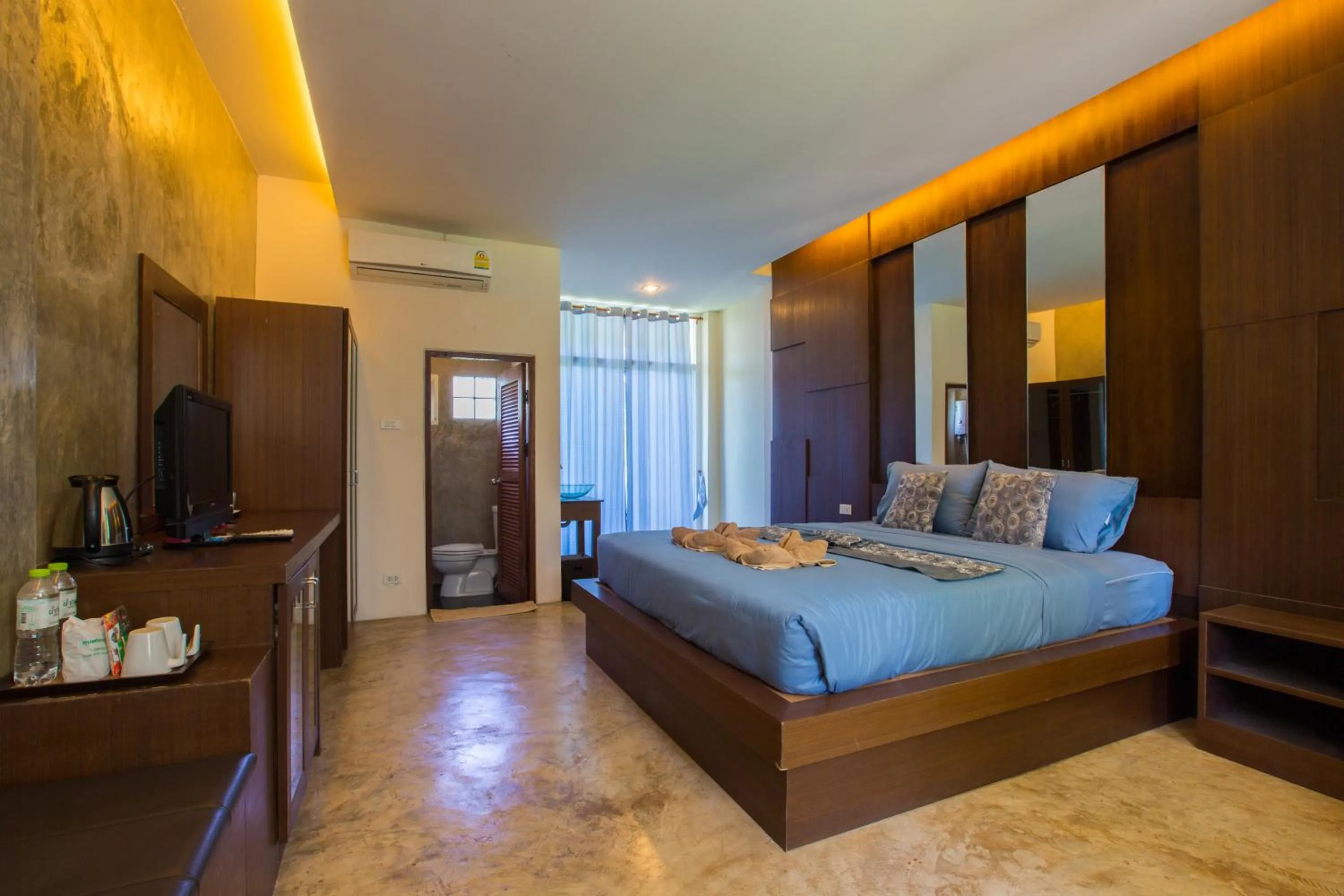 Photo of the whole room, Bed in Diamond Hill Resort