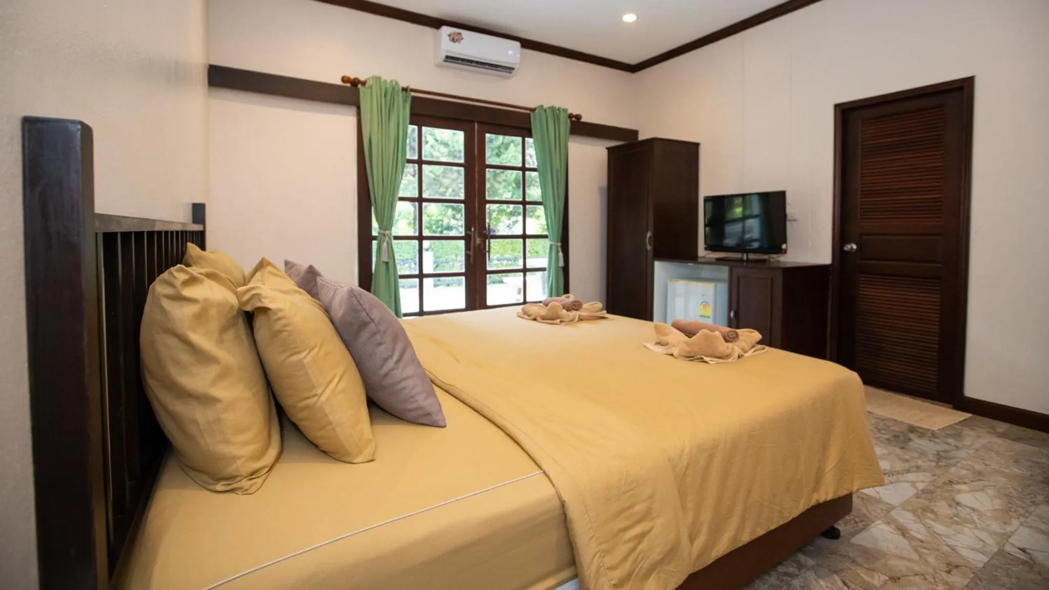 Bedroom, Bed in Diamond Hill Resort