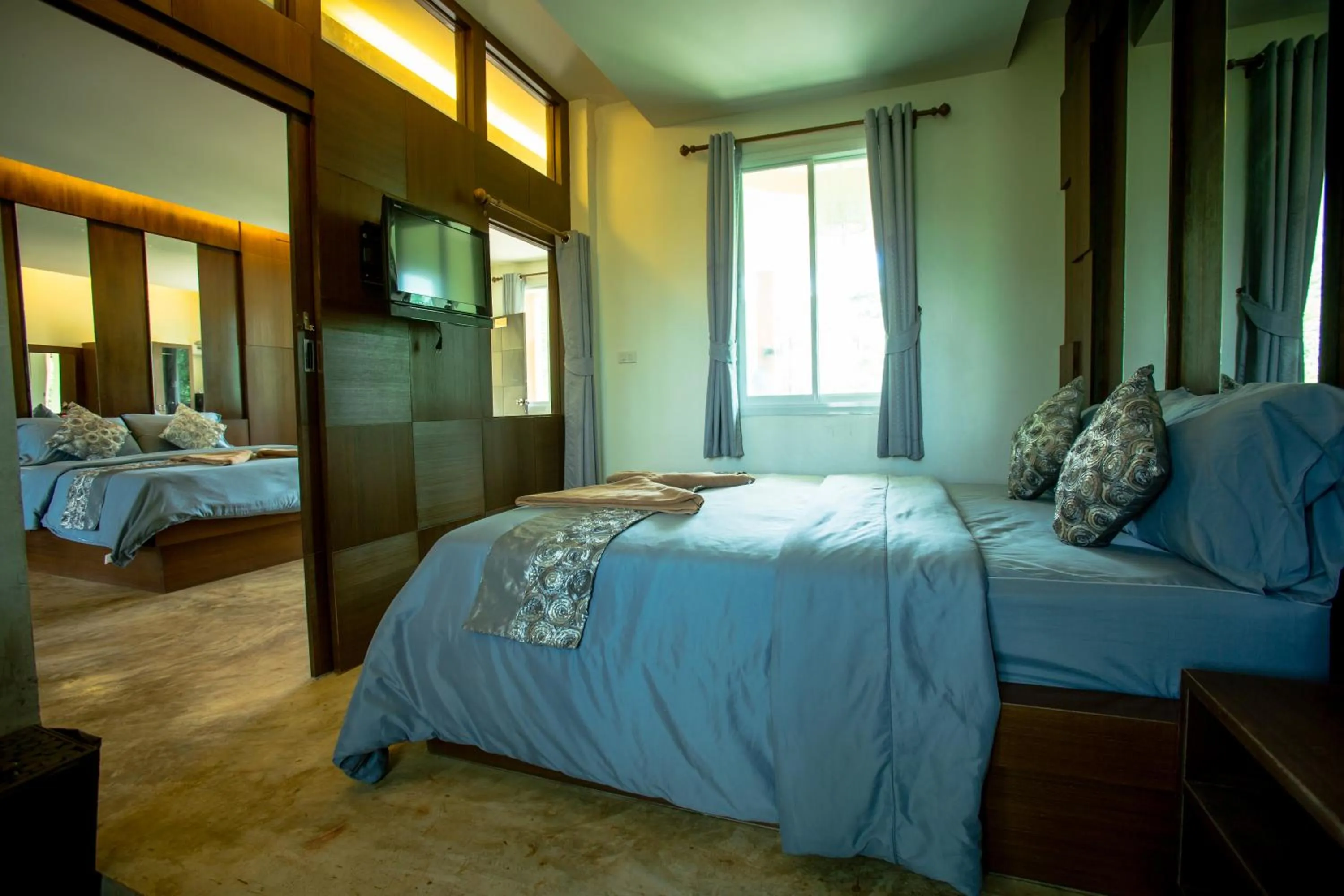 Photo of the whole room, Bed in Diamond Hill Resort