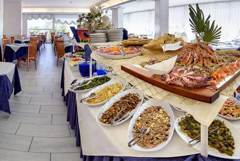 Restaurant/places to eat in Hotel Margareth