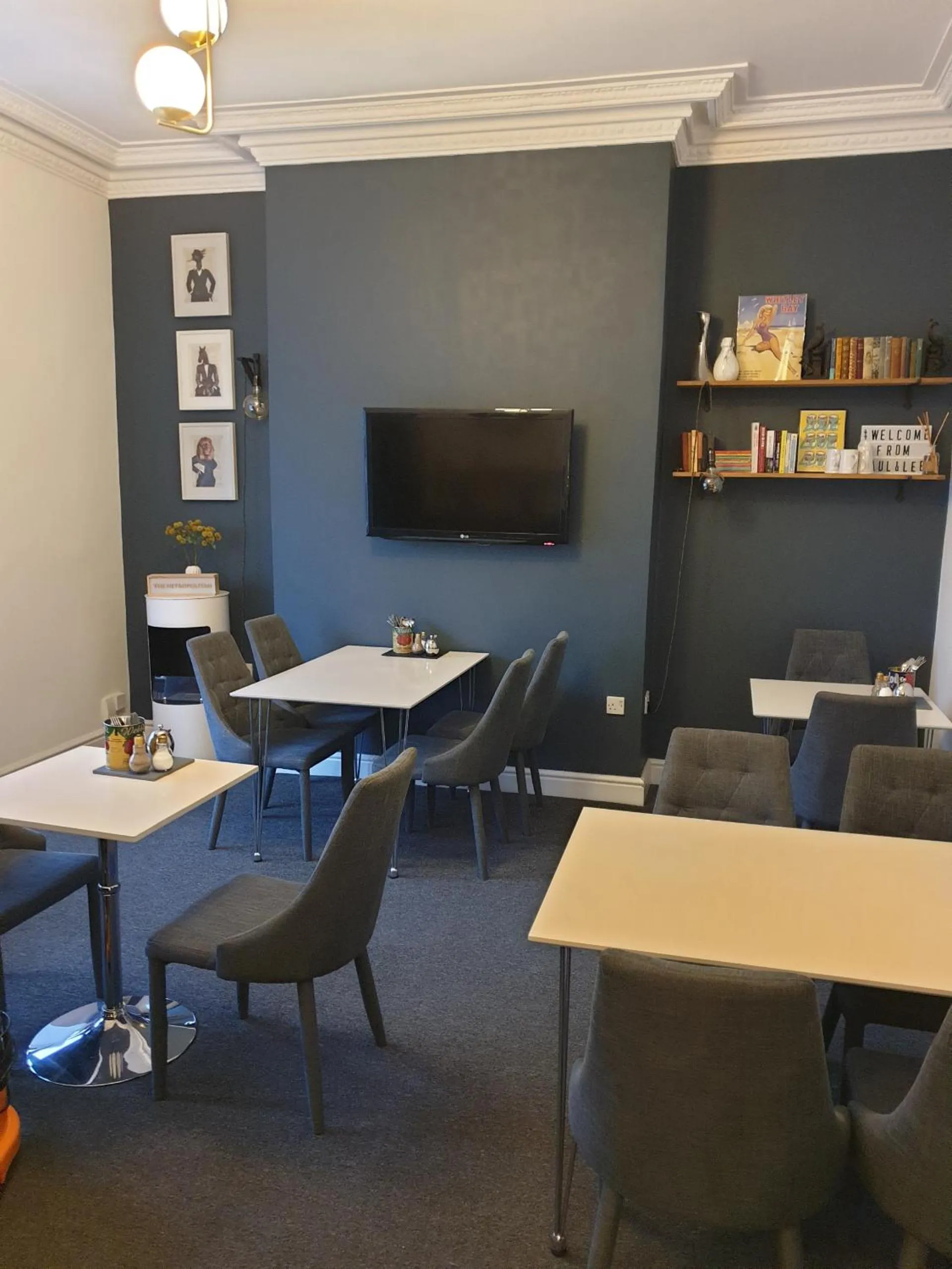 Food and drinks in The Metropolitan Guest House