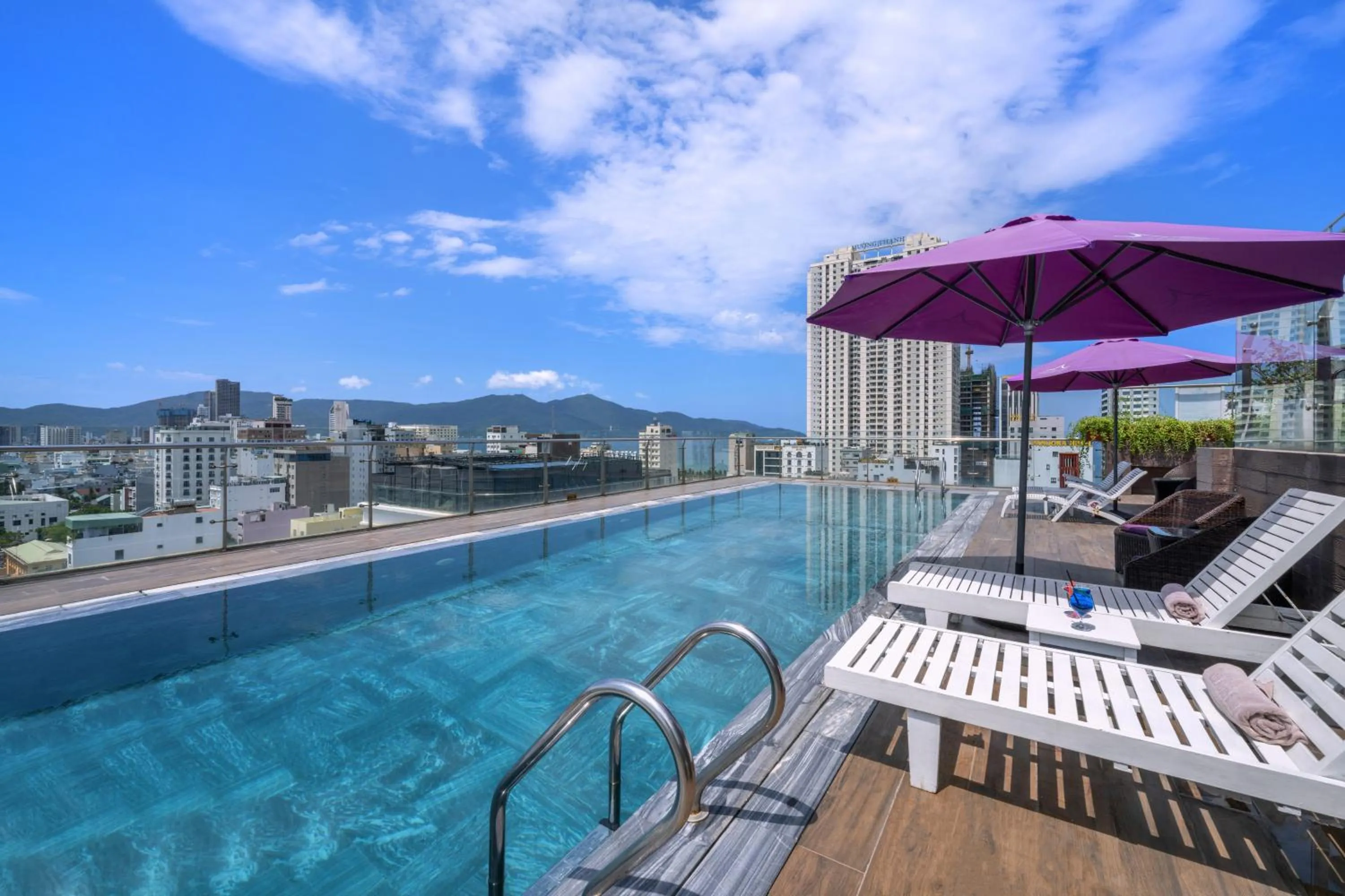 Swimming pool in Aria Grand Hotel & Spa
