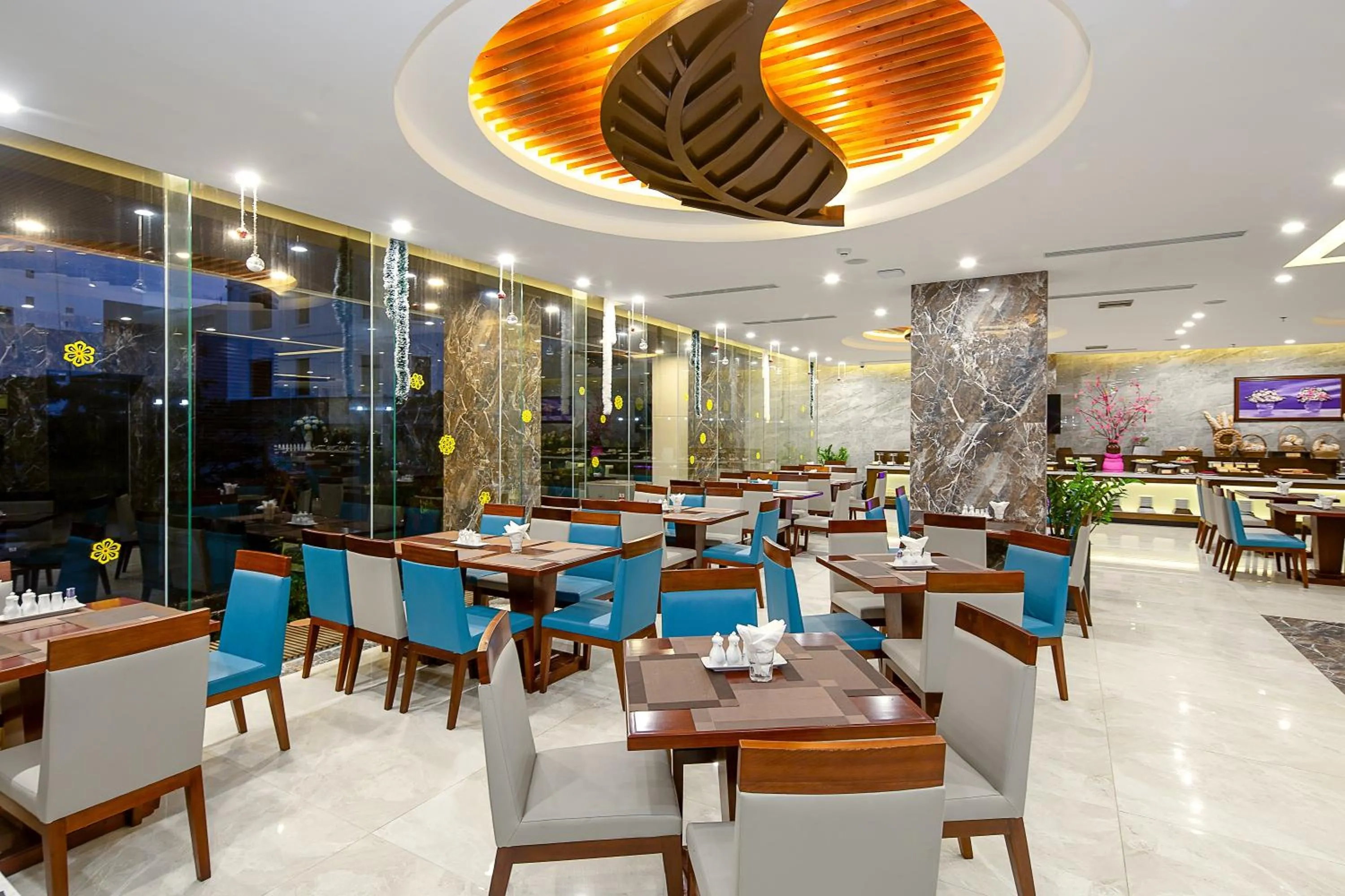 Restaurant/places to eat in Aria Grand Hotel & Spa