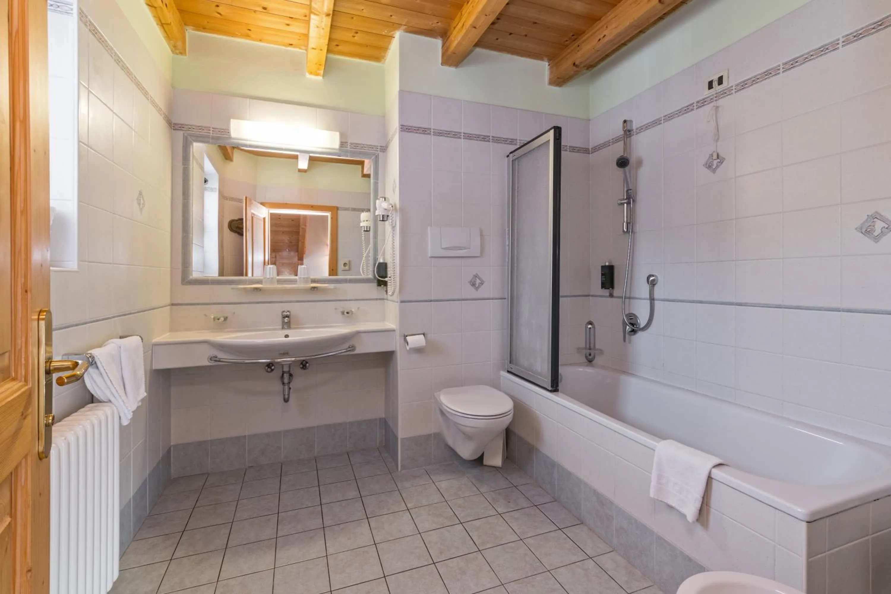 Bathroom in Hotel Brunella