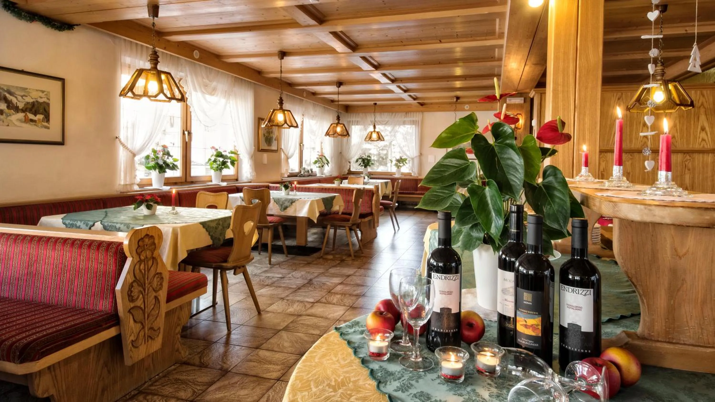 Restaurant/places to eat in Hotel Brunella